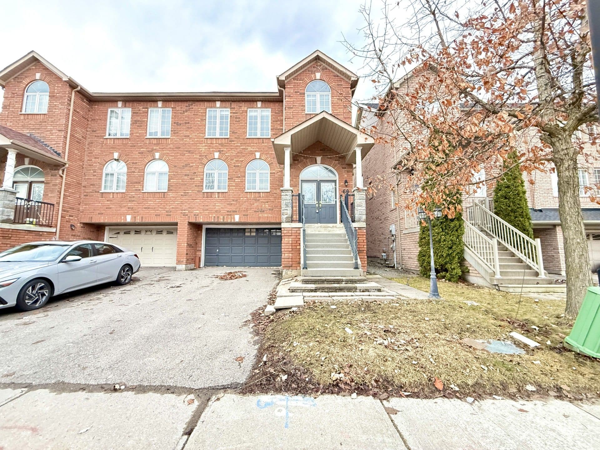 69 Gail Parks Crescent, Newmarket, ON L3X 3B9