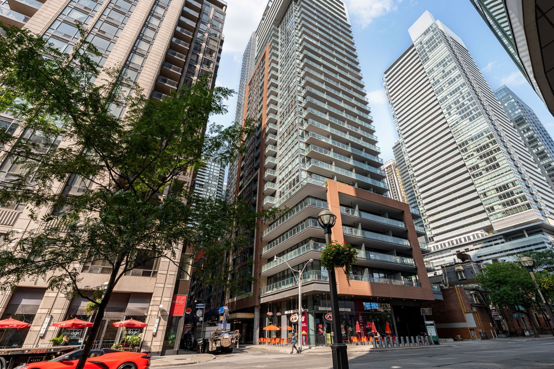 8 Mercer Street 909, Toronto C01, ON M5V 0C4