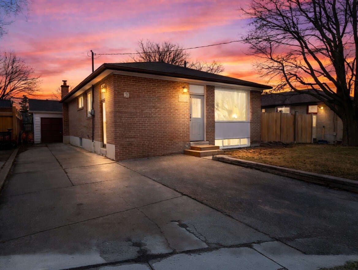 1003 Wardman Crescent, Whitby, ON L1N 3H1