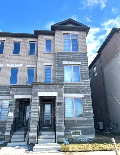 541 Vine Cliff Boulevard, Markham, ON L6C 3T3
