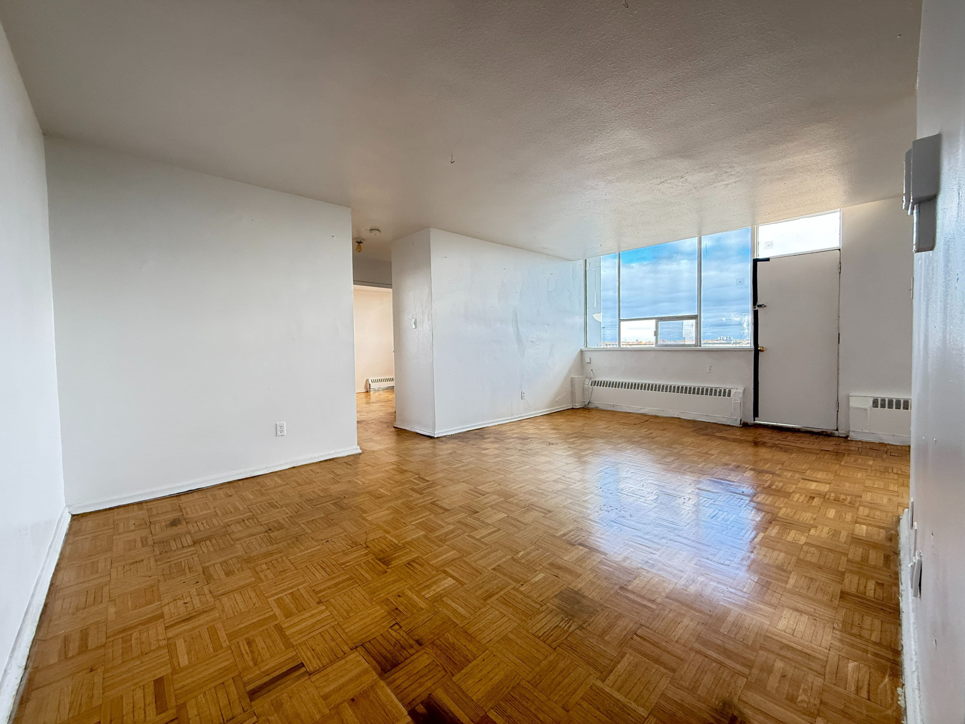 500 Dawes Road 1514, Toronto E03, ON M4B 2G1