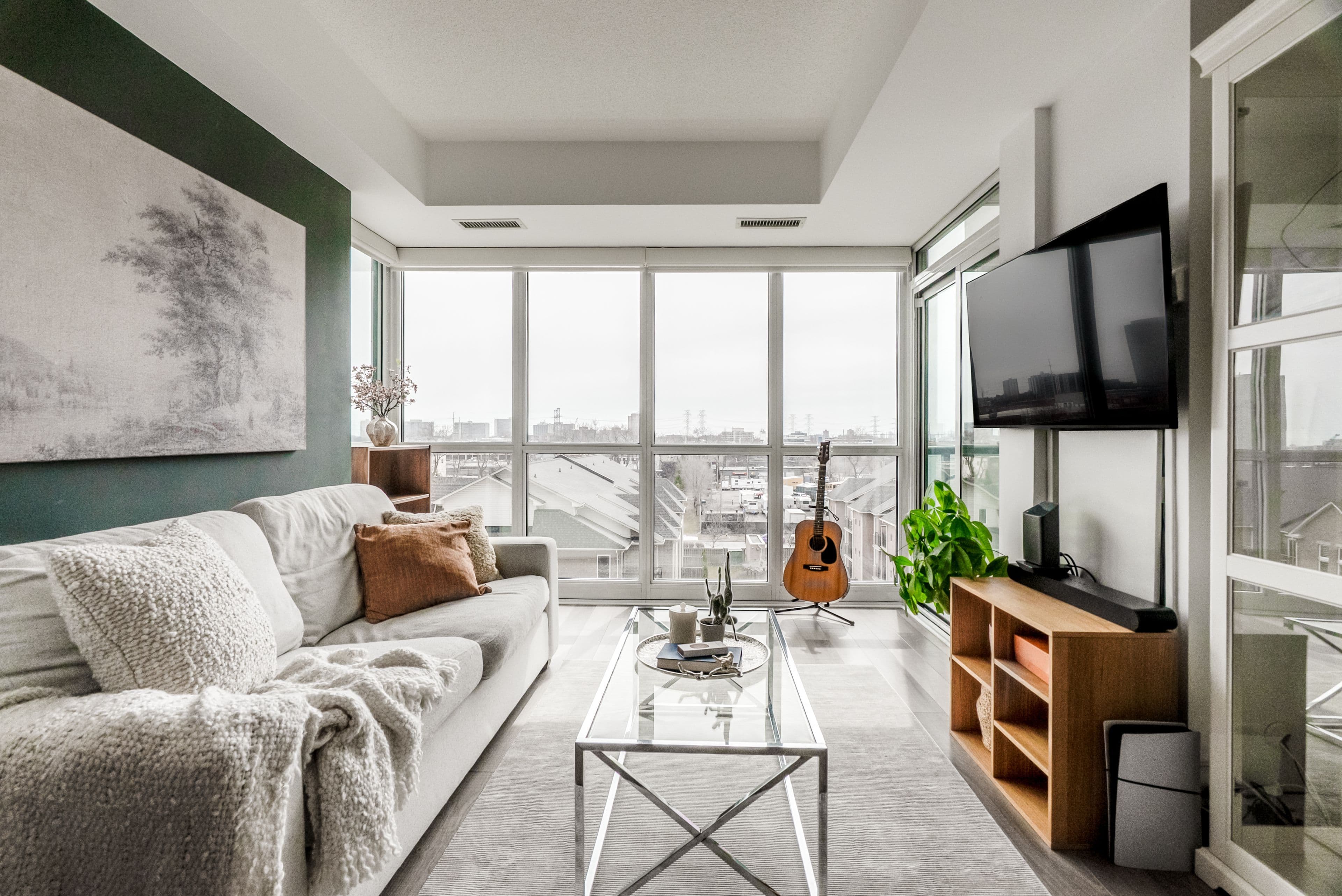 35 Brian Peck Crescent 515, Toronto C11, ON M4G 0A5