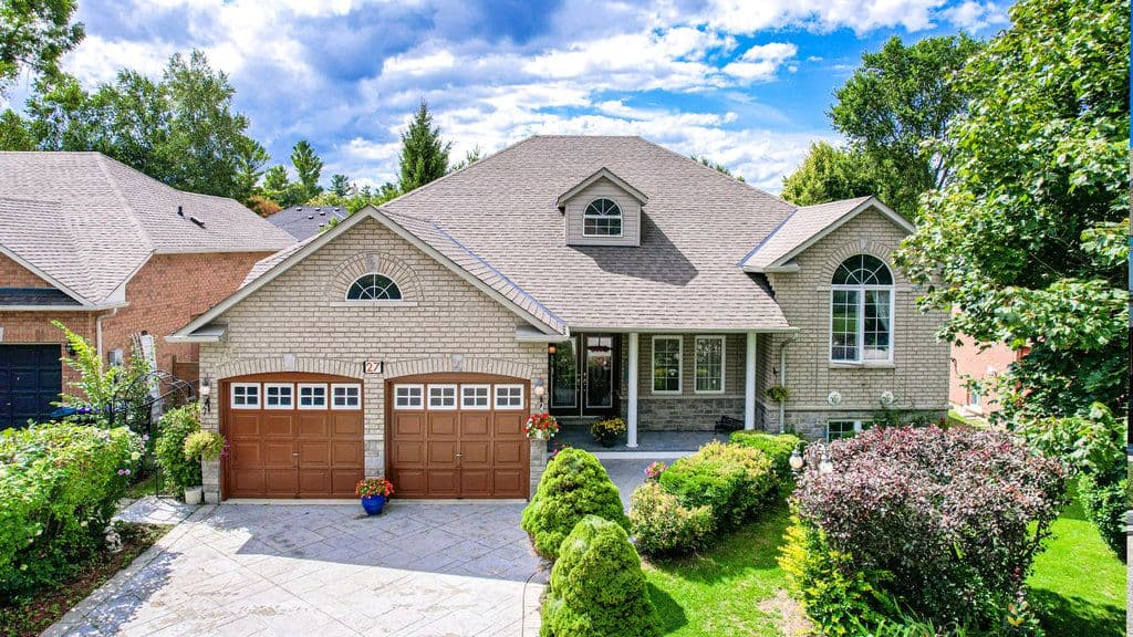 27 Green Pine Crescent, Wasaga Beach, ON L9Z 1P4