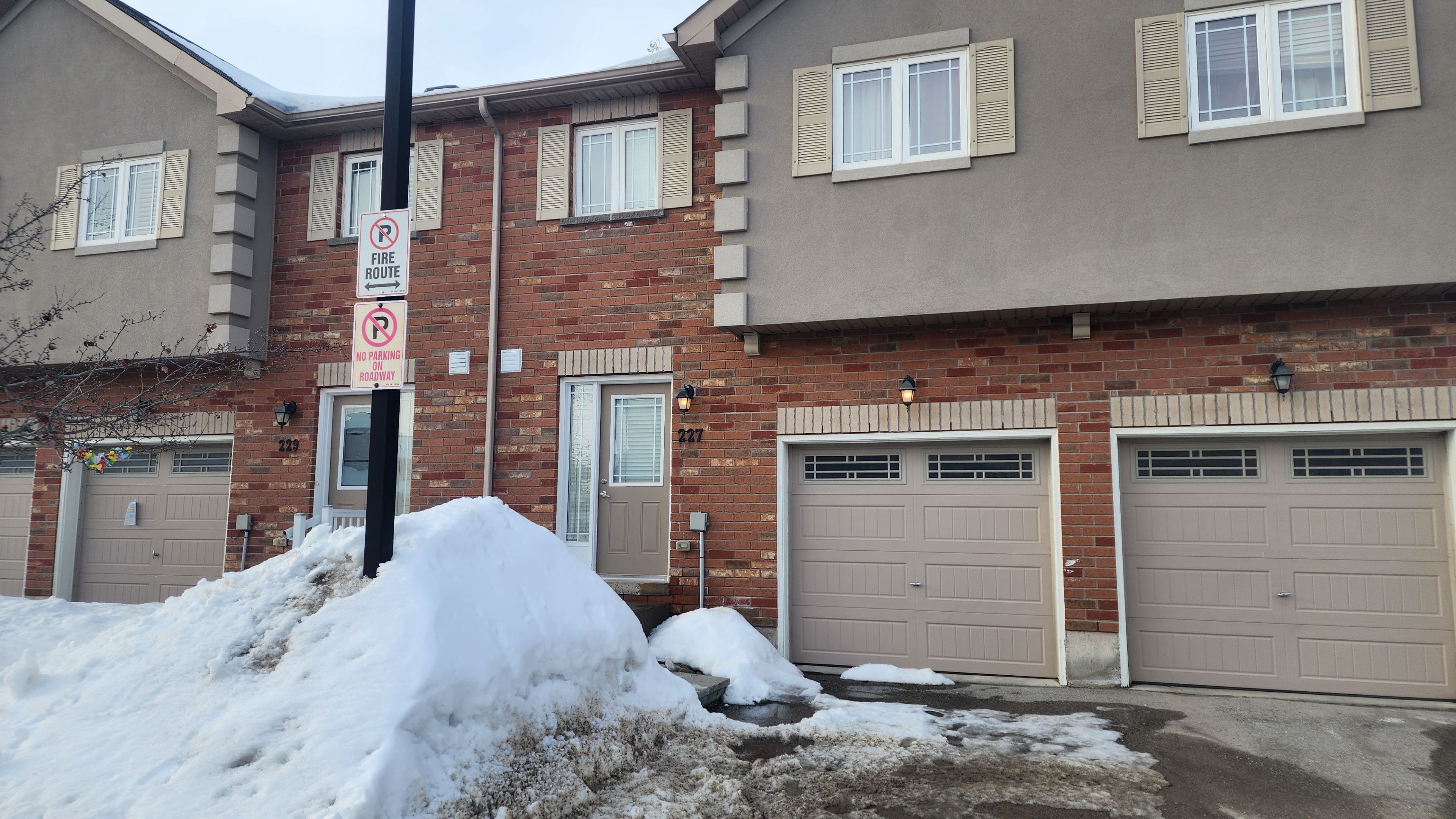 227 Harvie Road 43, Barrie, ON L4N 9P8