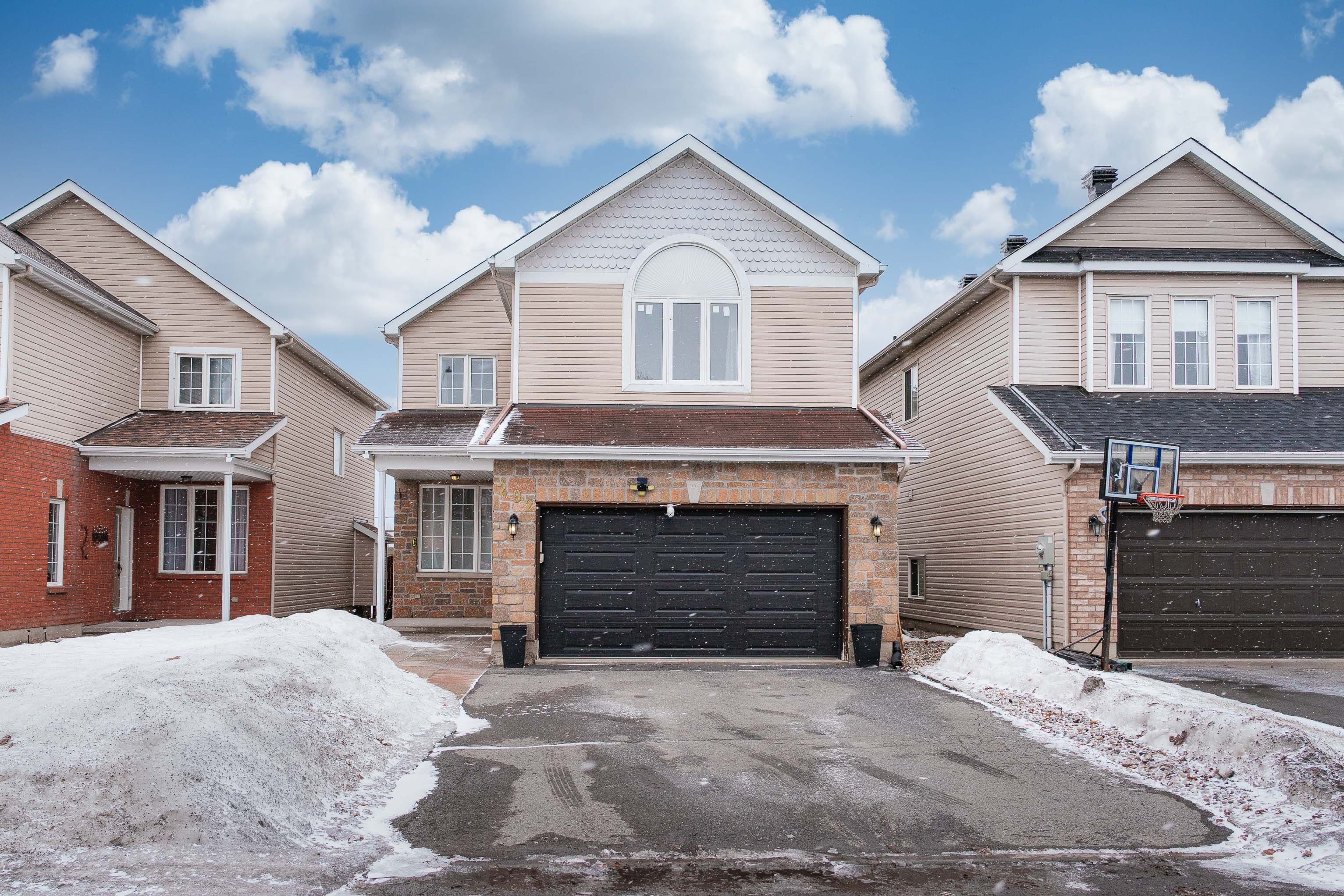 292 Rustic Hills Crescent, Orleans - Cumberland and Area, ON K4A 5A5