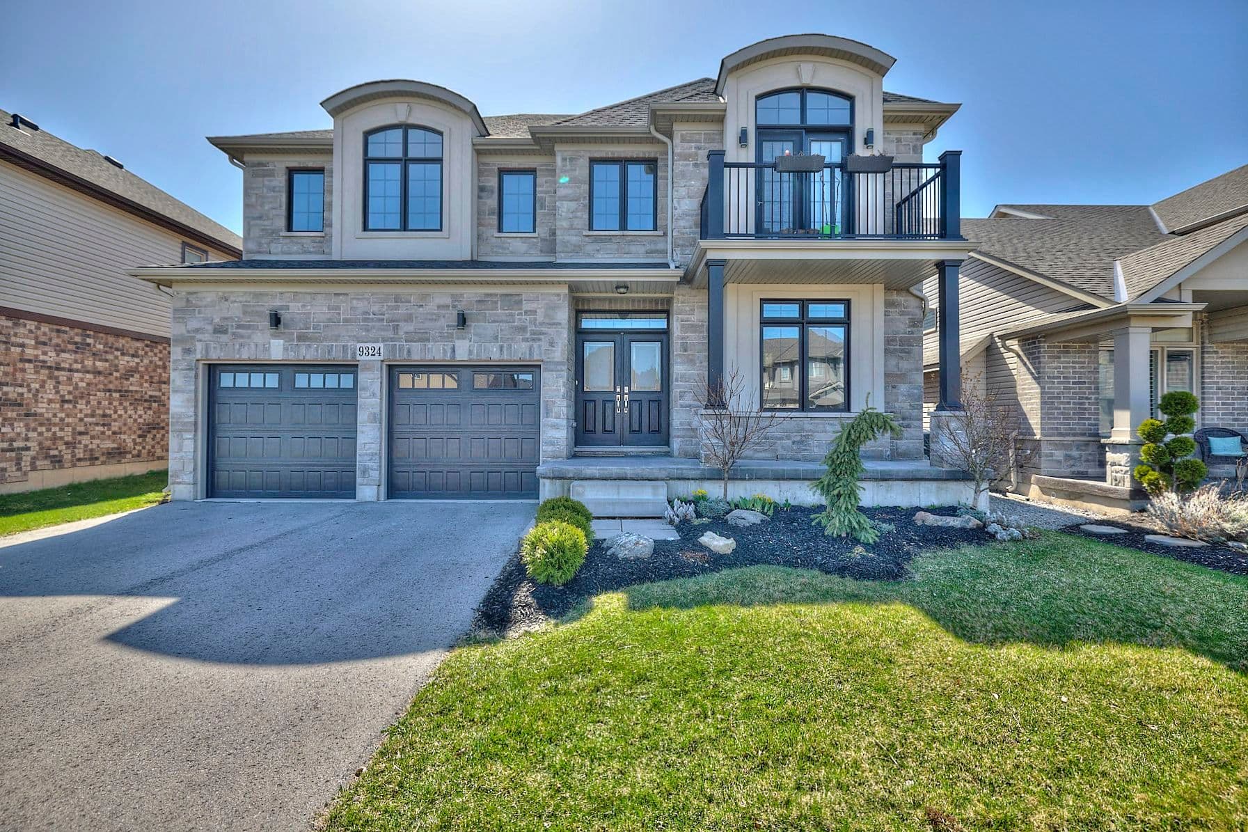 9324 Madison Crescent, Niagara Falls, ON L2H 0M3