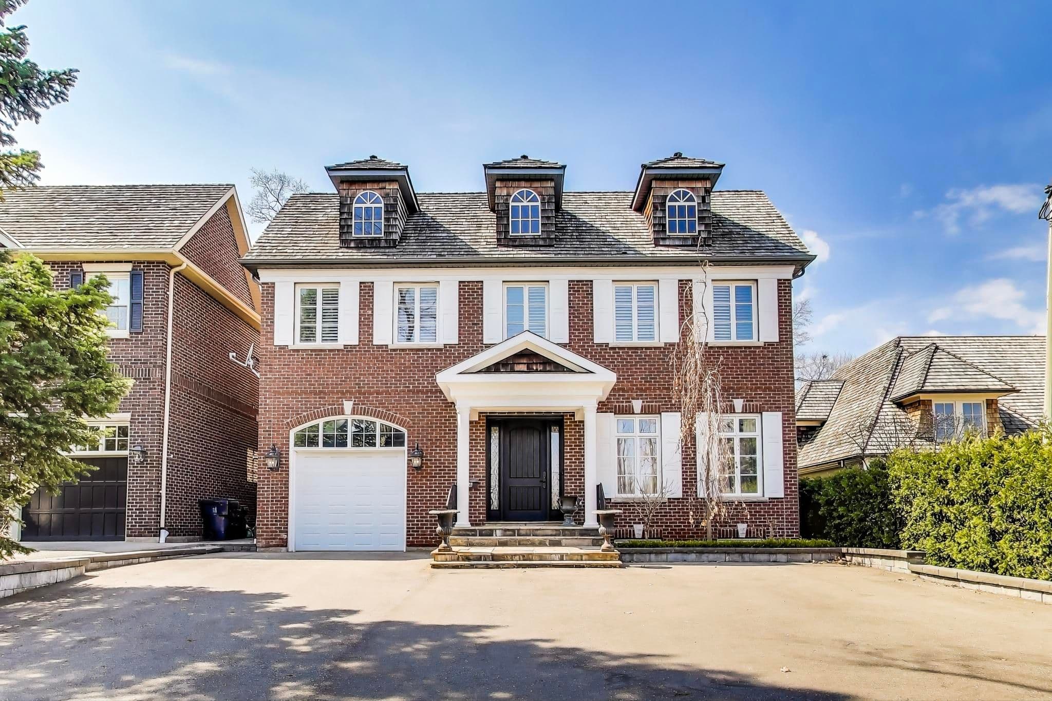 16 St Phillips Road, Toronto W09, ON M9P 2N6