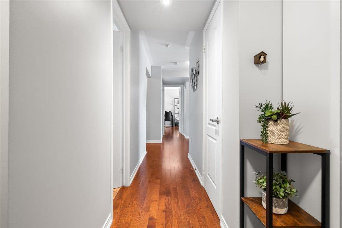 149 Isaac Devins Boulevard 11, Toronto W05, ON M9M 0C5