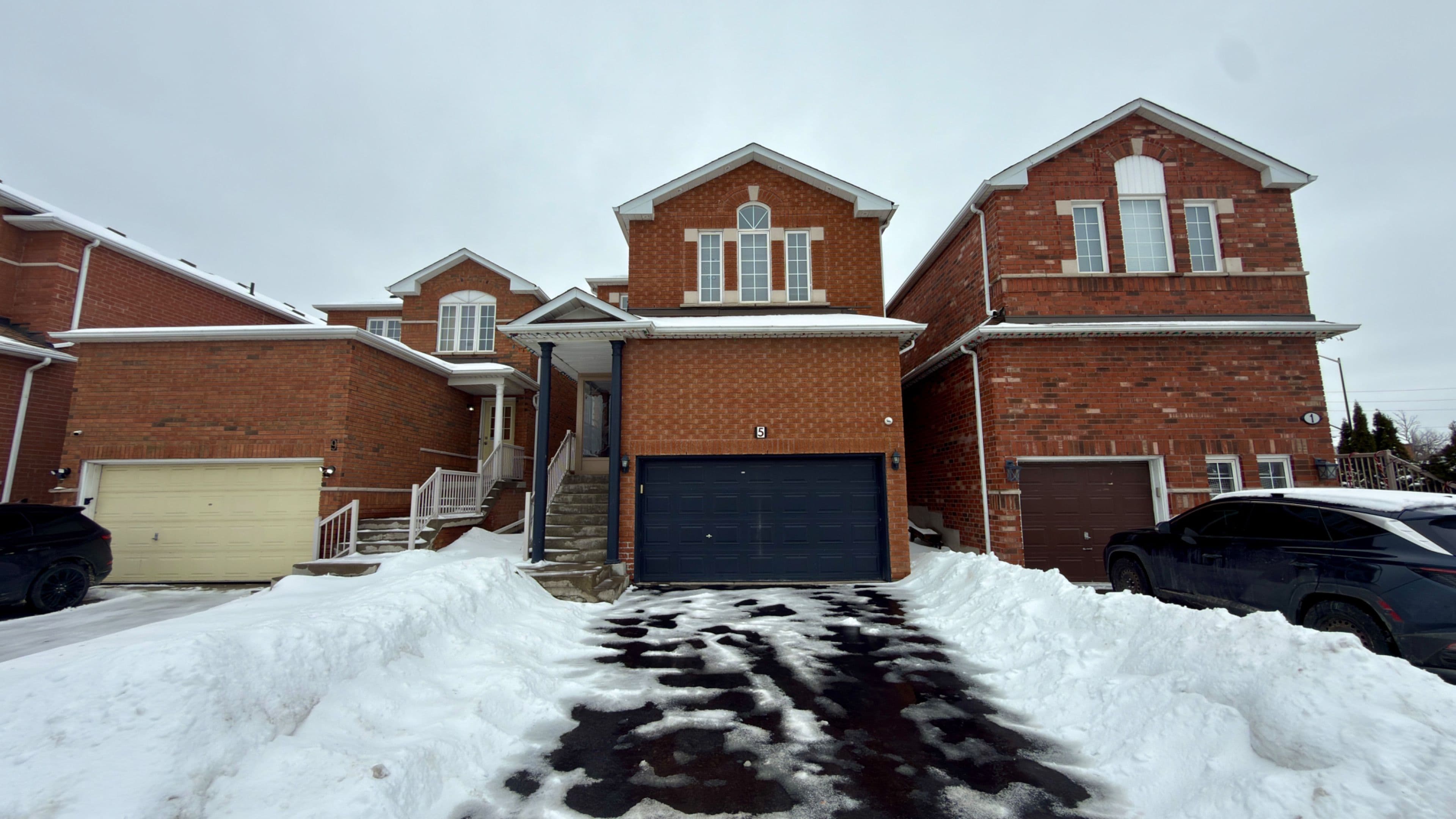 5 Condotti Drive, Vaughan, ON L4H 2C9