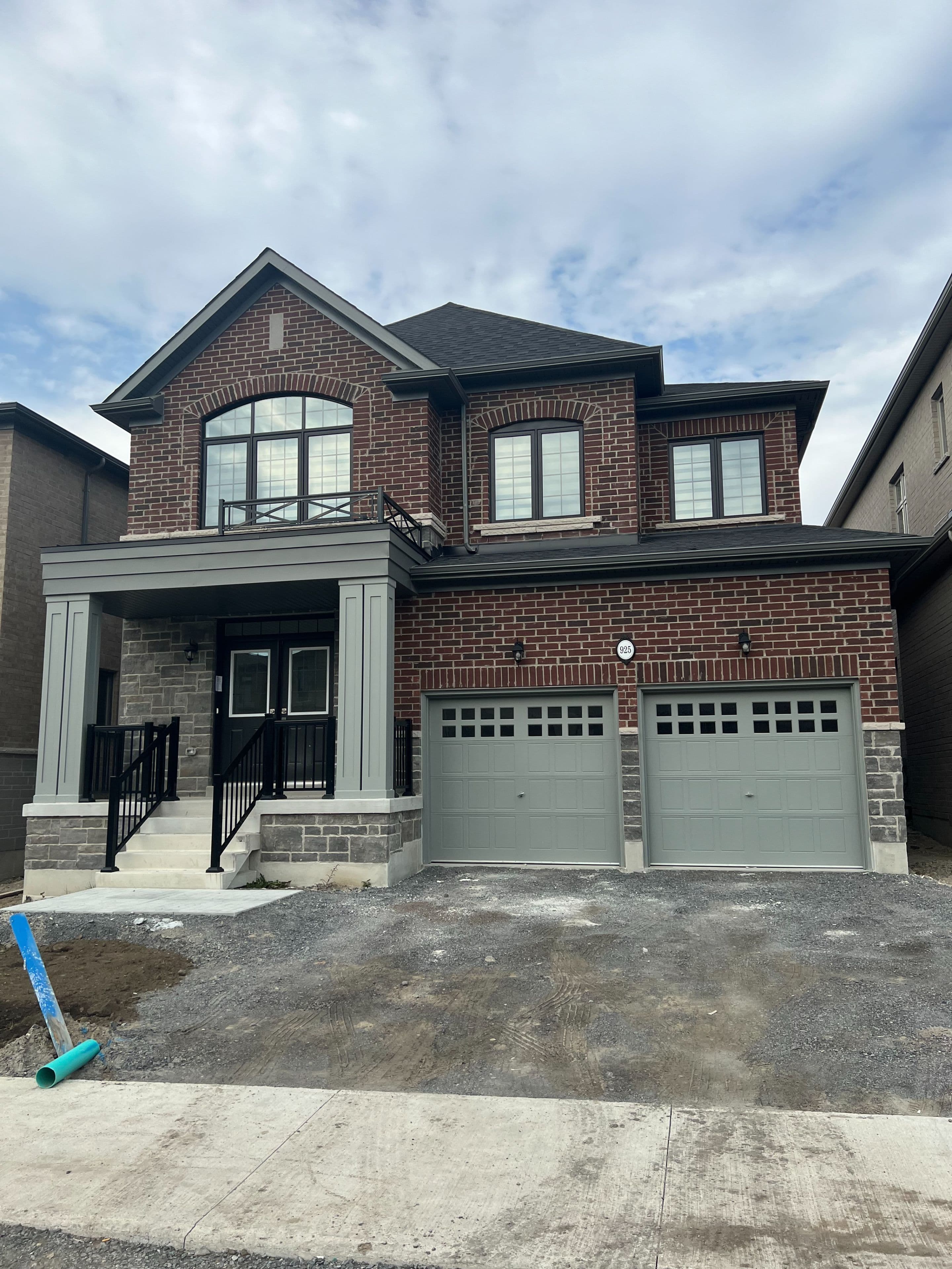 925 REXTON Drive, Oshawa, ON L1L 0V9