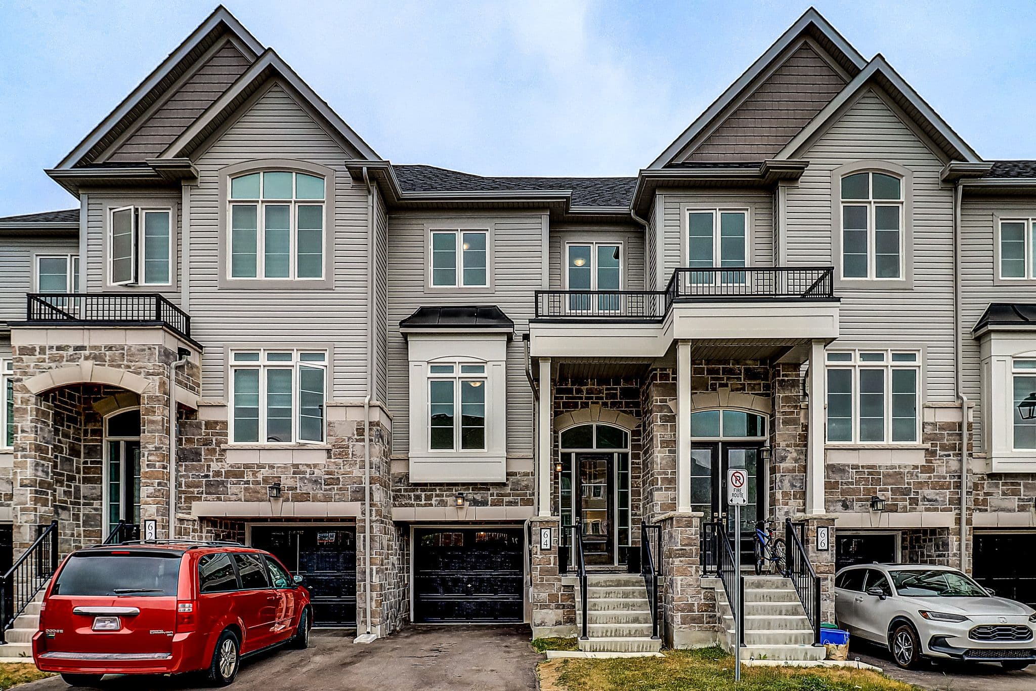 64 Lyall Stokes Circle, East Gwillimbury, ON L0G 1M0