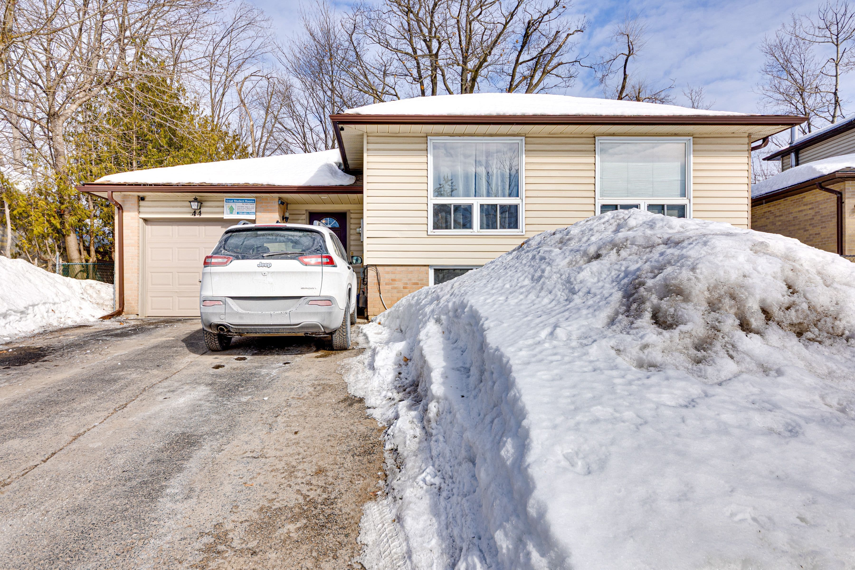 44 Bernick Drive, Barrie, ON L4M 2V5