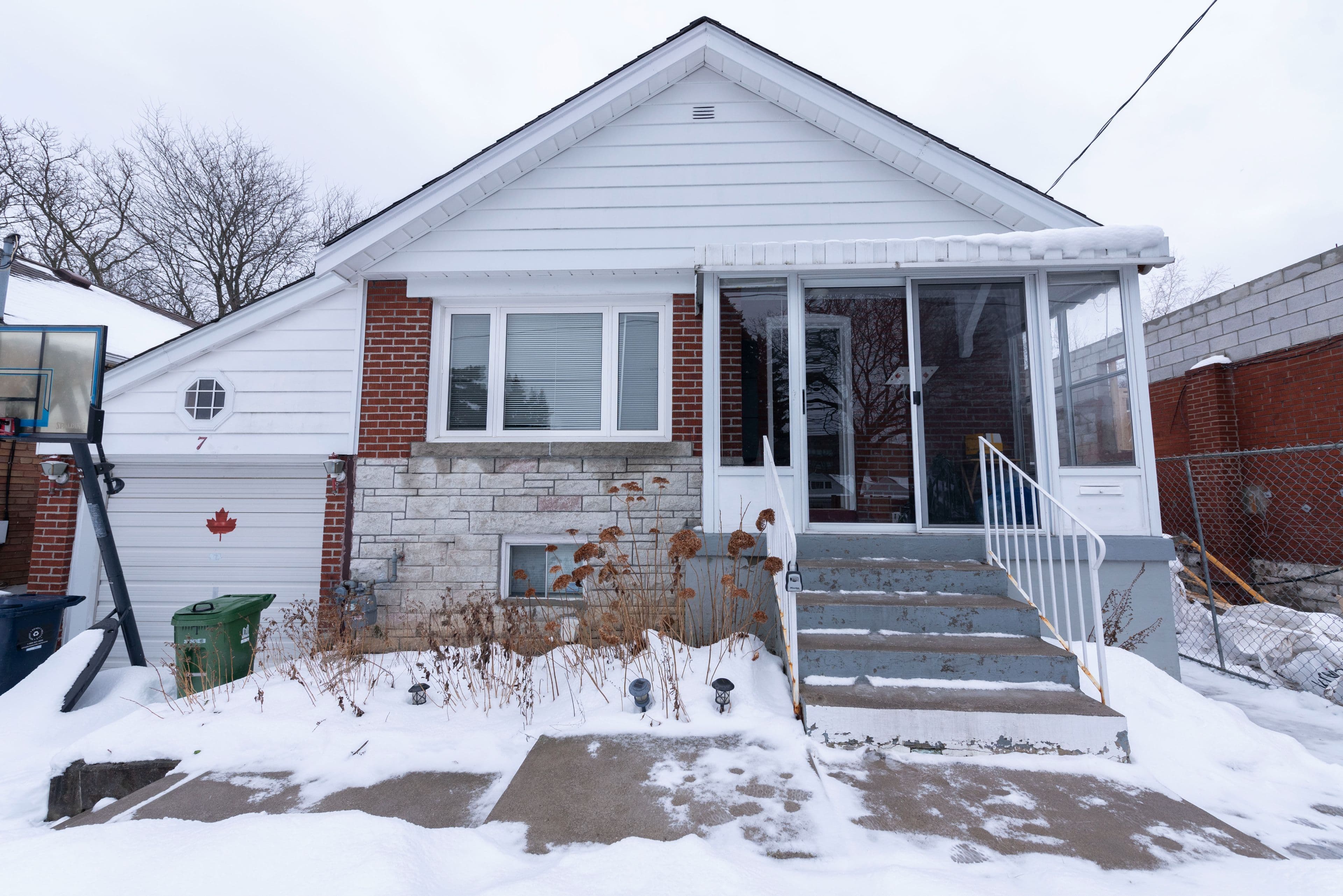 7 Joanith Lower Drive, Toronto E03, ON M4B 1S6