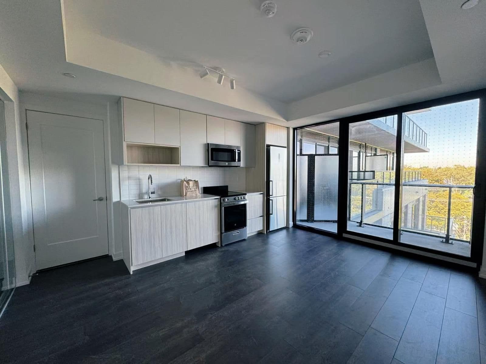 799 The Queensway N/A 601, Toronto W07, ON M8Z 0H3