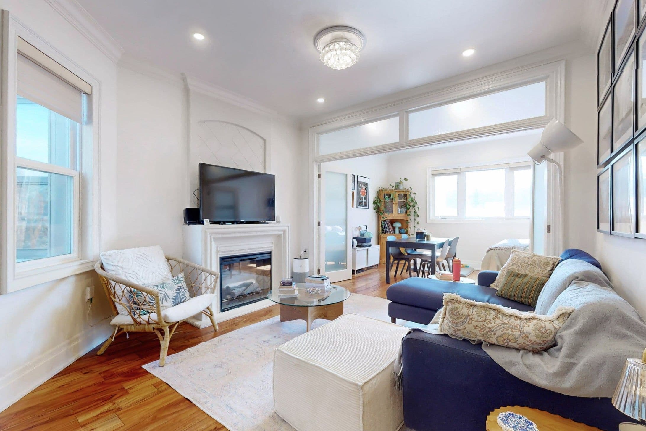 1602 Bloor Street W, Toronto W02, ON M6P 1A7