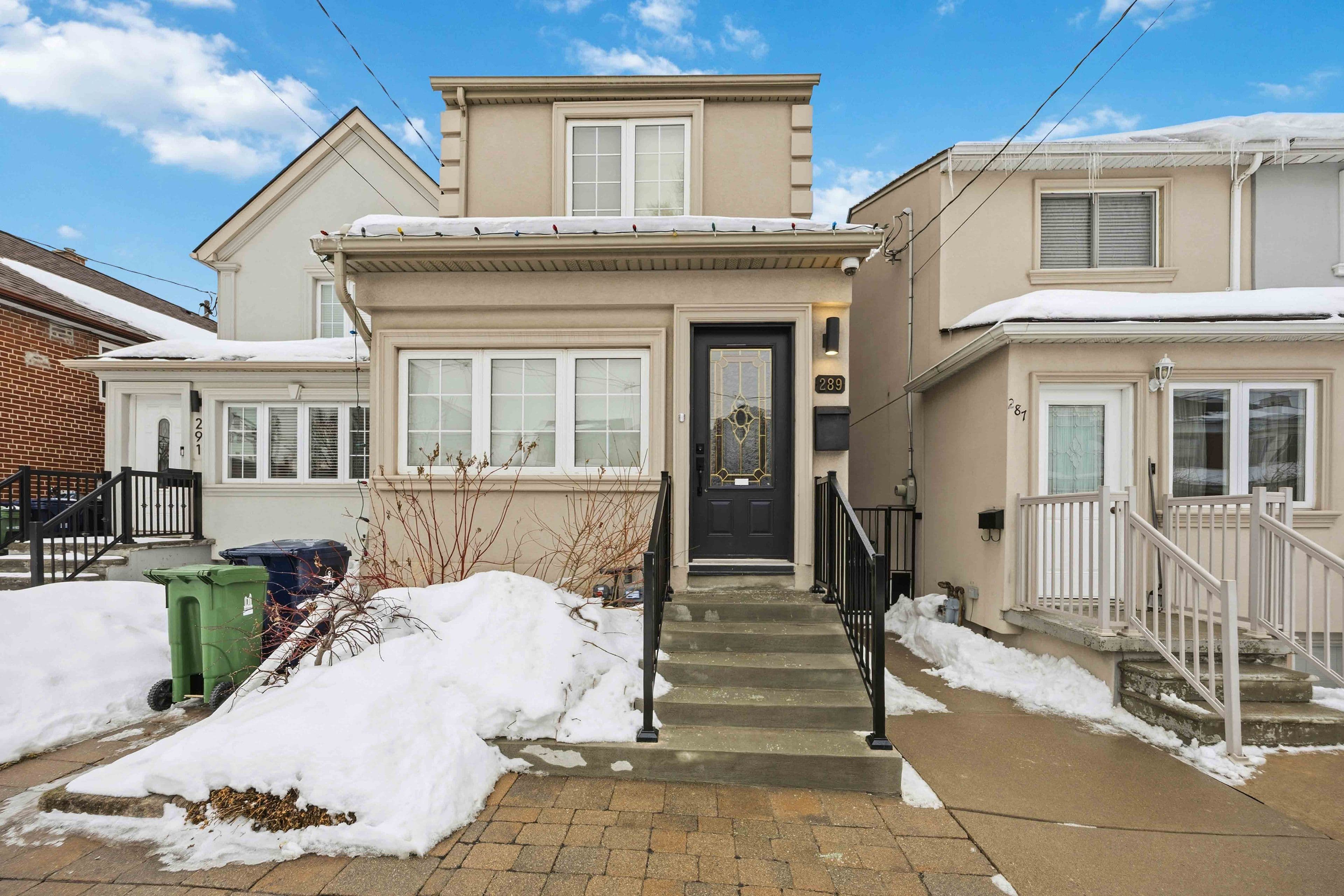 289 Boon Avenue Bsmt, Toronto W03, ON M6E 4A2