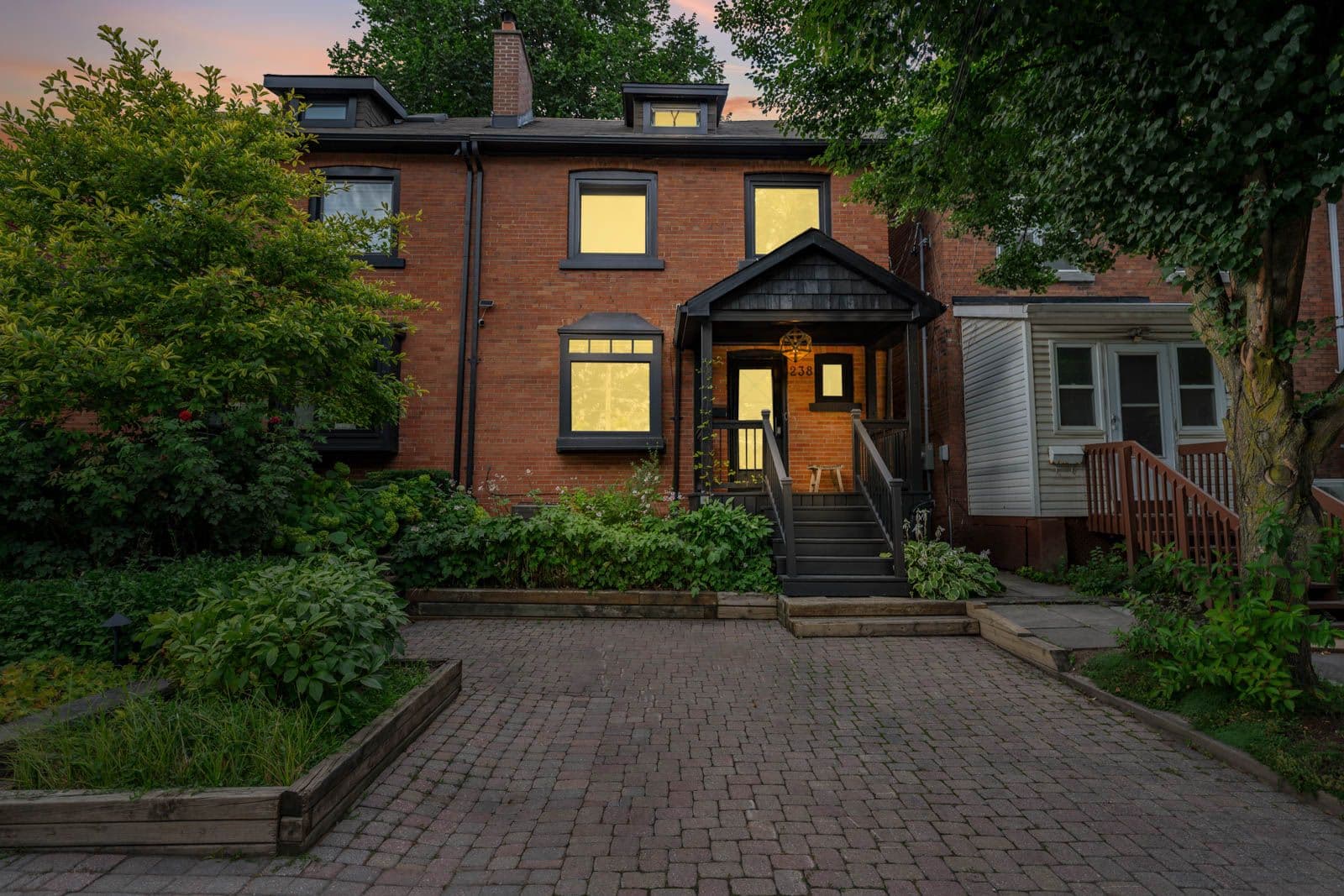 238 Roselawn Avenue, Toronto C03, ON M4R 1E9