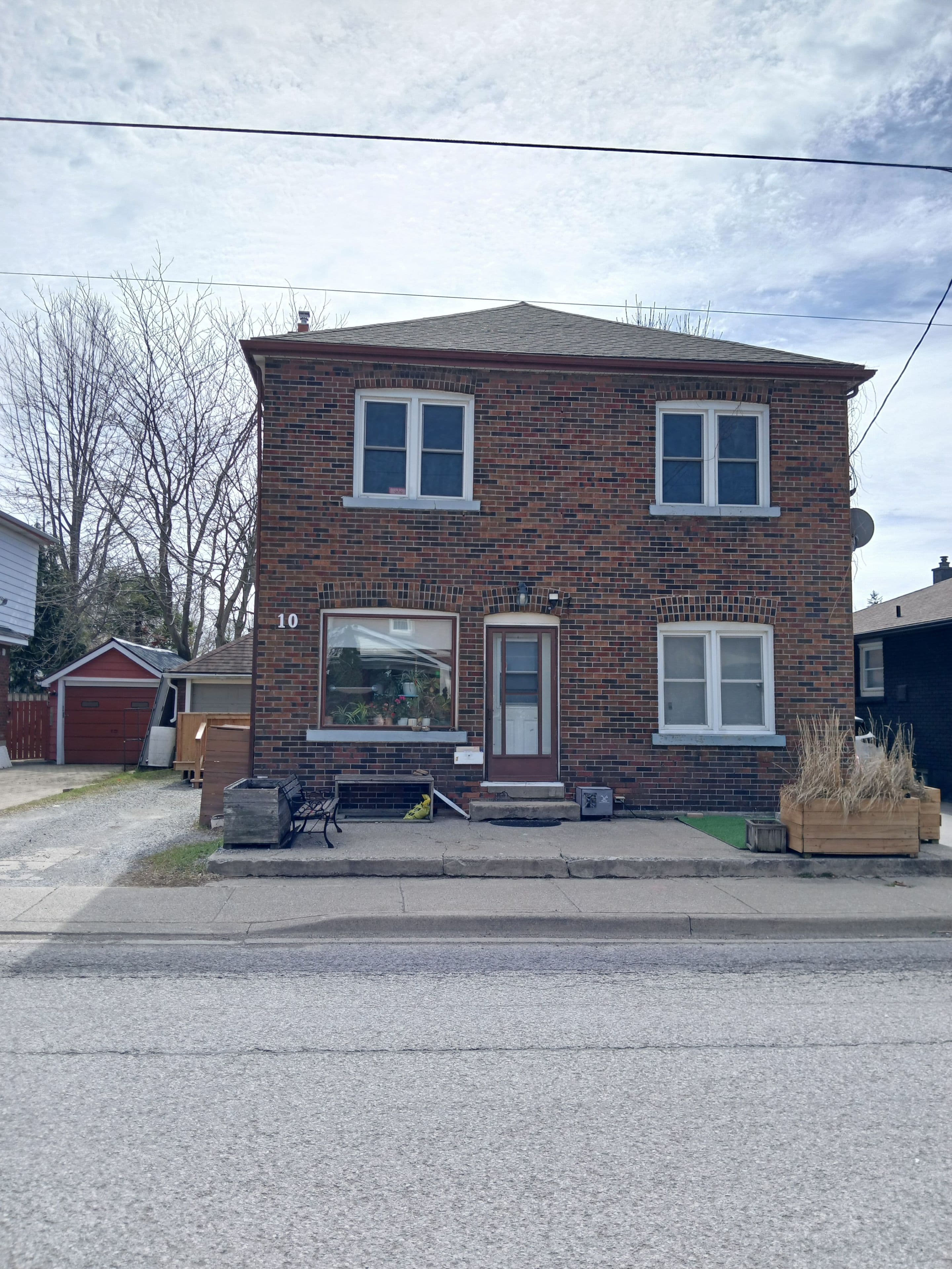 10 Beech Street Upper Unit, St. Catharines, ON L2R 2B5