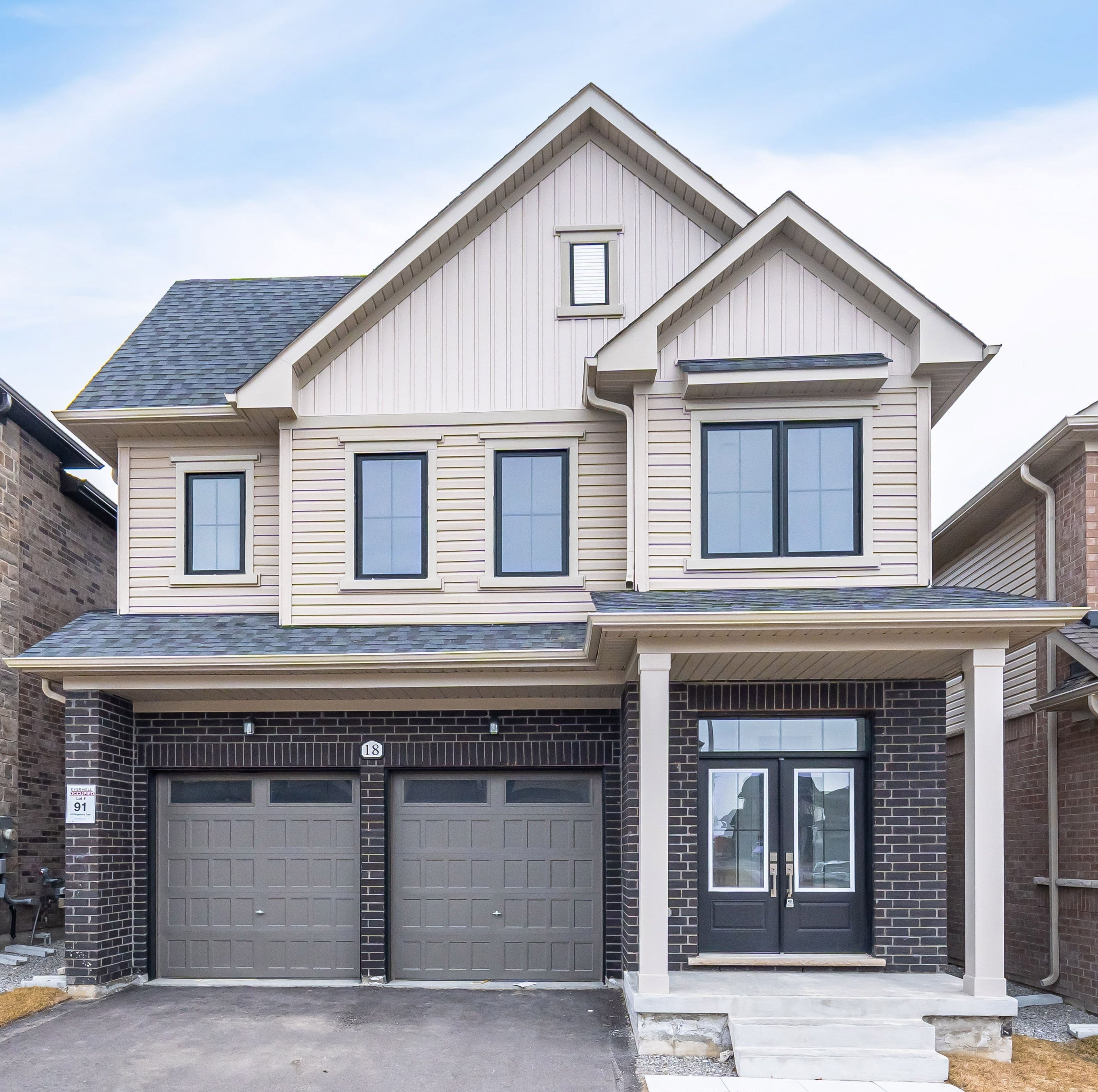 18 Kingsbury Trail, Barrie, ON L9K 0W9