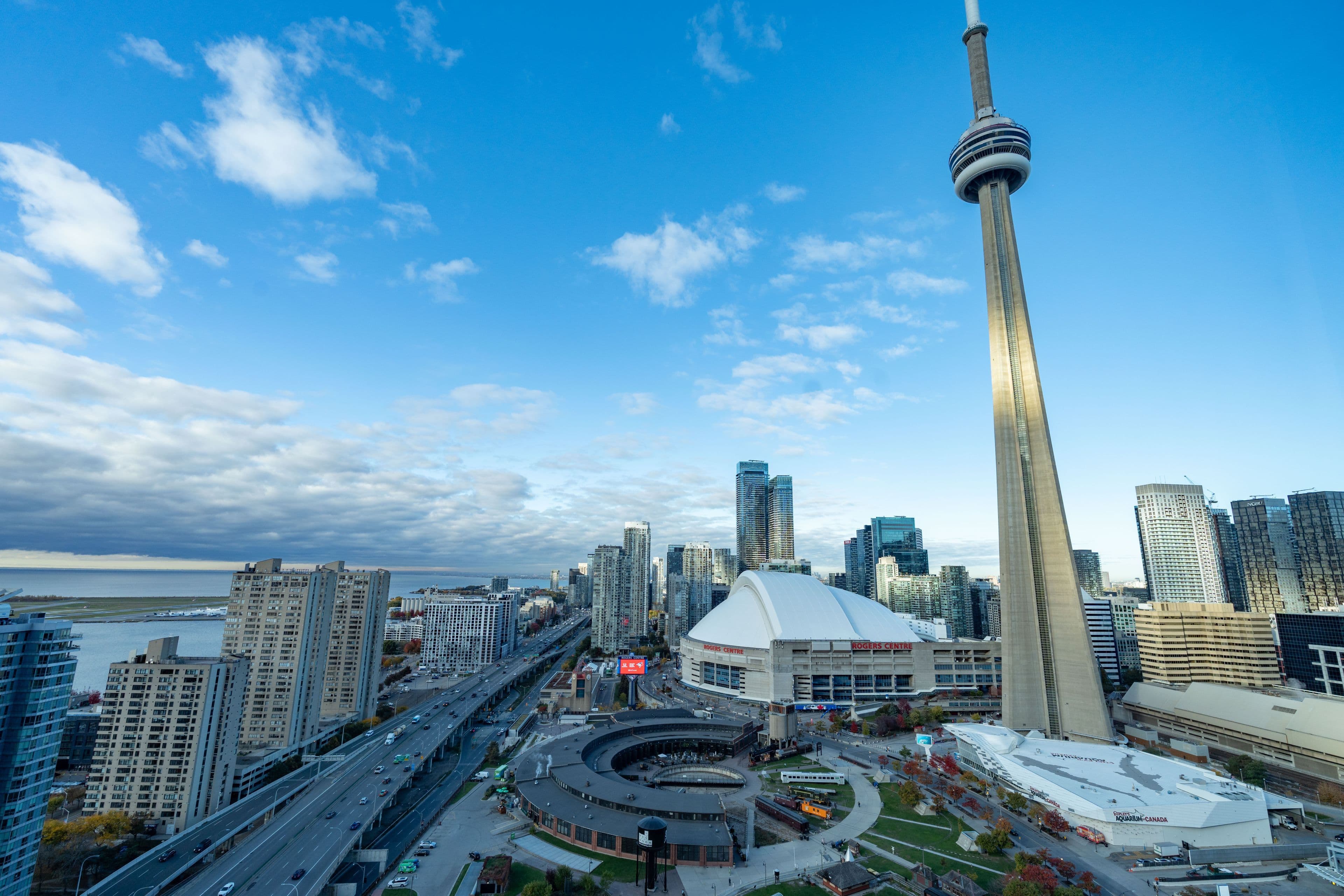 19 Grand Trunk Crescent 3712, Toronto C01, ON M5J 3A3