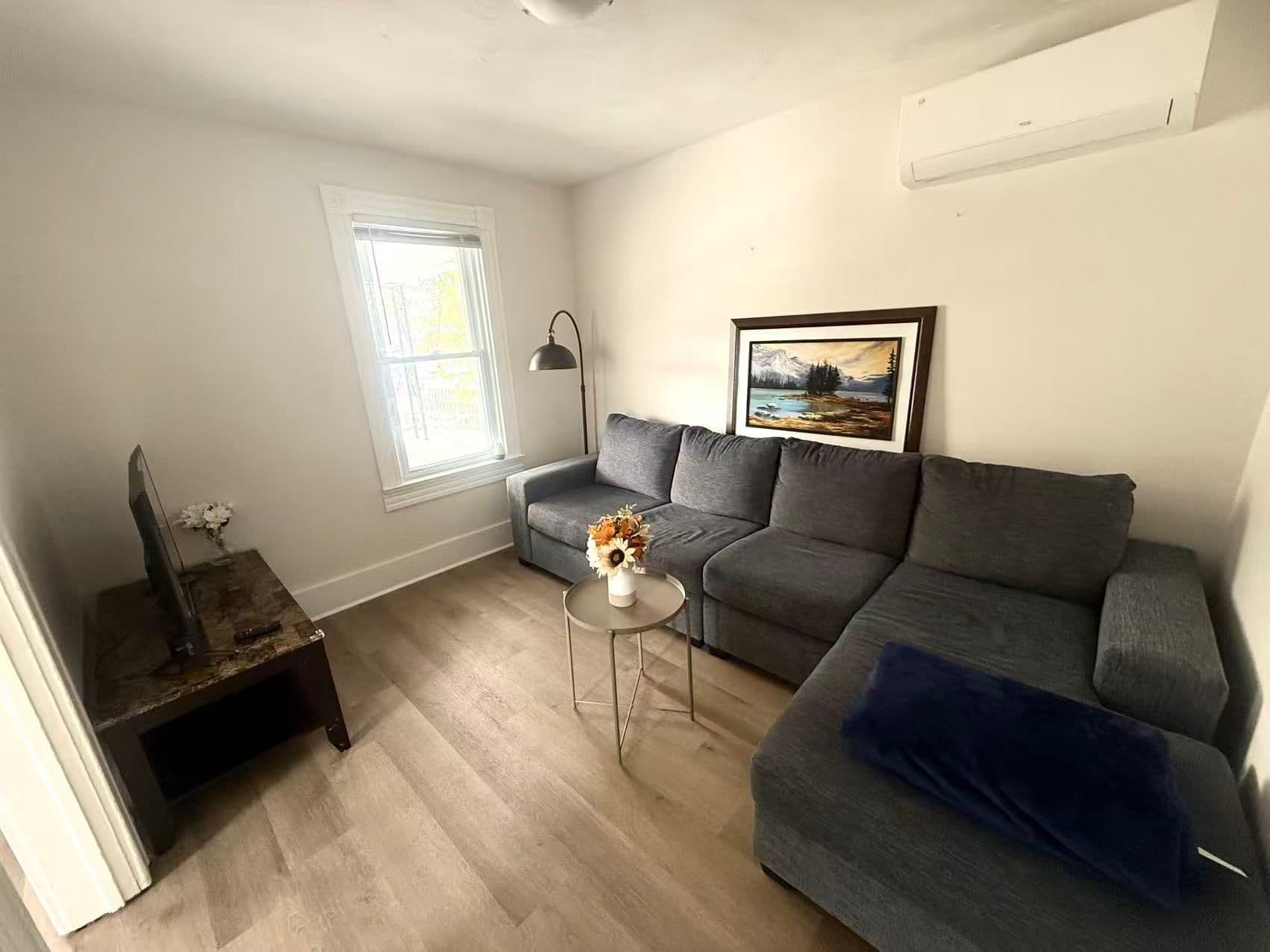 371 Carlton Street, St. Catharines, ON L2M 4W7