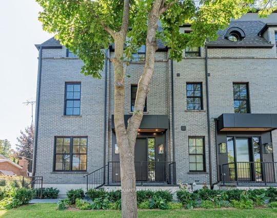 78 Trafalgar Road, Oakville, ON L6J 2S7