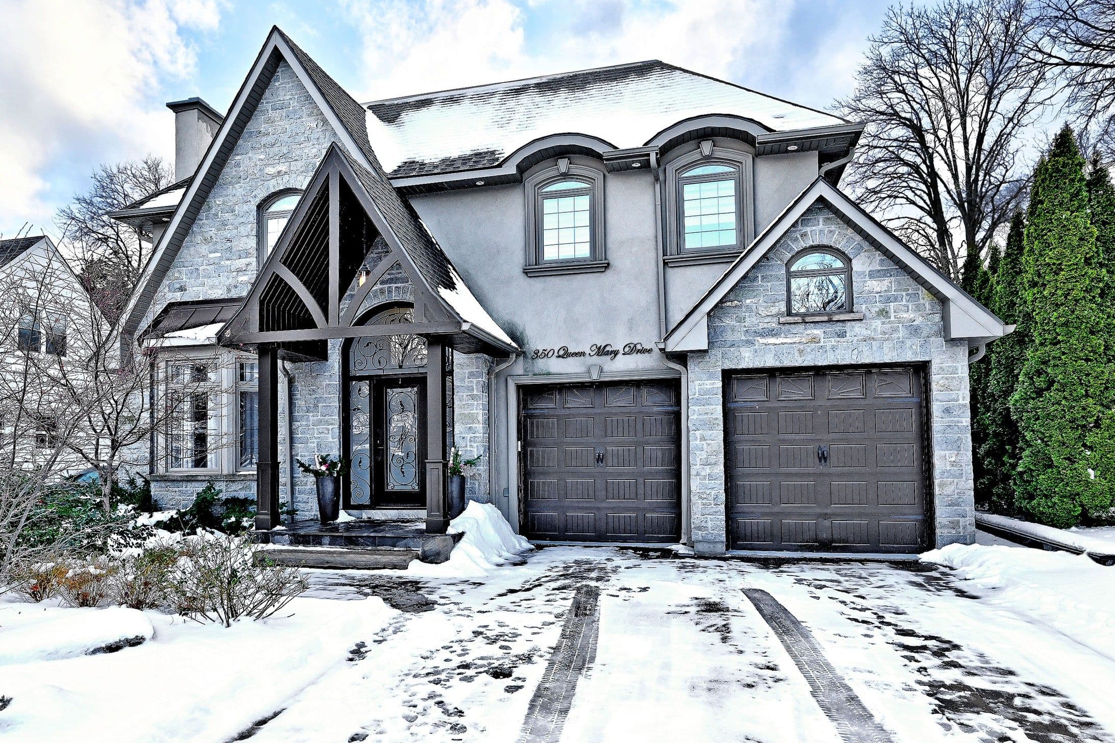 350 Queen Mary Drive, Oakville, ON L6K 3L8