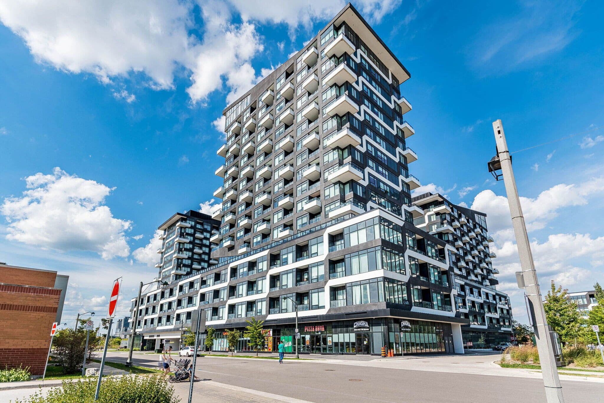 2481 Taunton Road 1008, Oakville, ON L6H 3R7