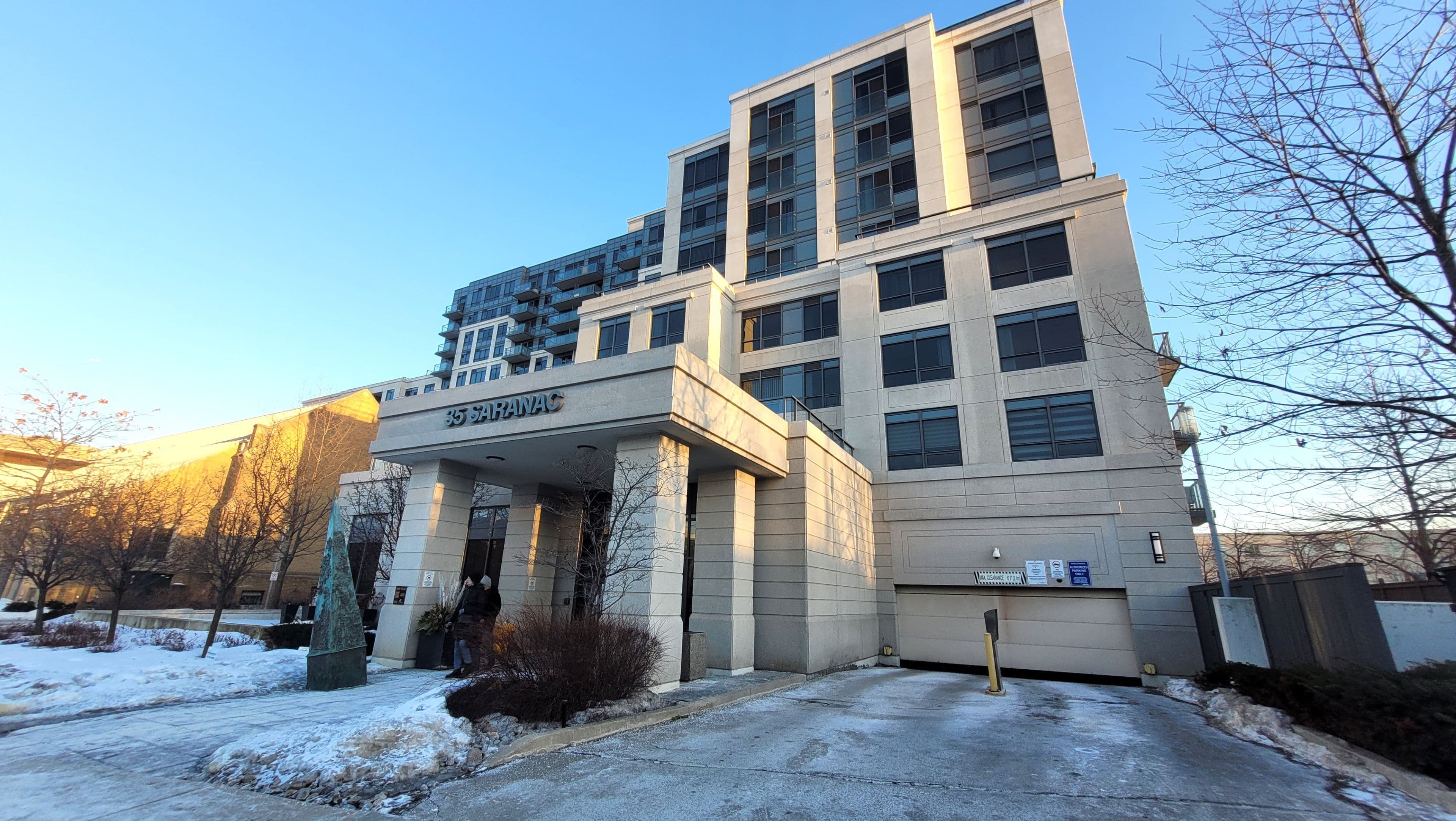 35 Saranac Boulevard 1206, Toronto C04, ON M6A 2G4