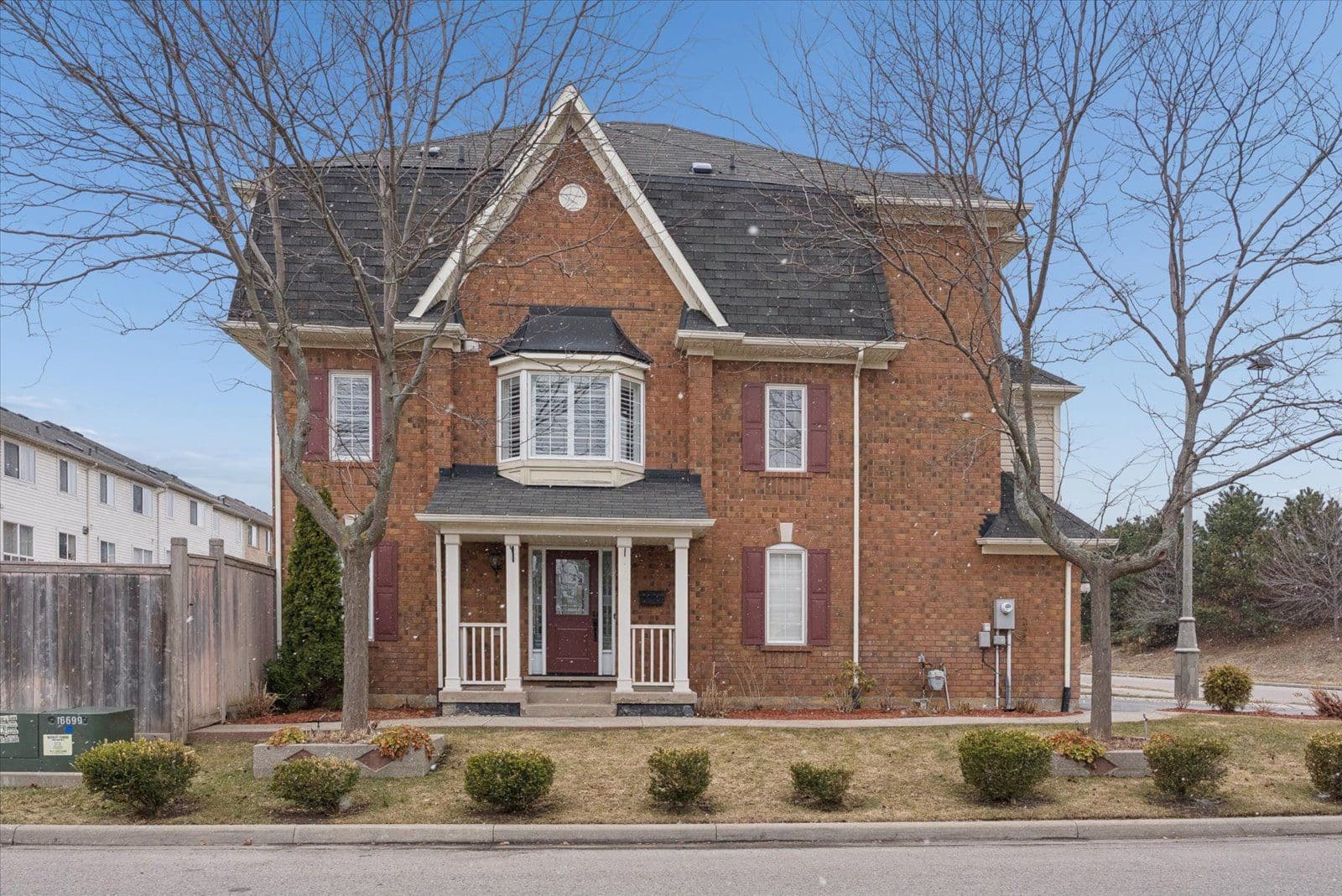 21 Decker Hollow Circle, Brampton, ON L6X 0K9