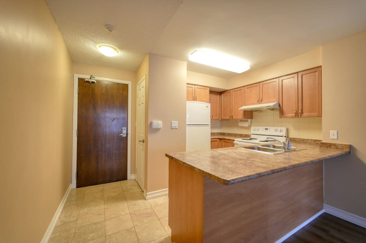 35 Hollywood Avenue 816, Toronto C14, ON M2N 0A9