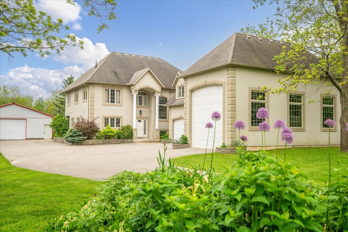 3115 Napperton Drive, Adelaide Metcalfe, ON N7G 3H8