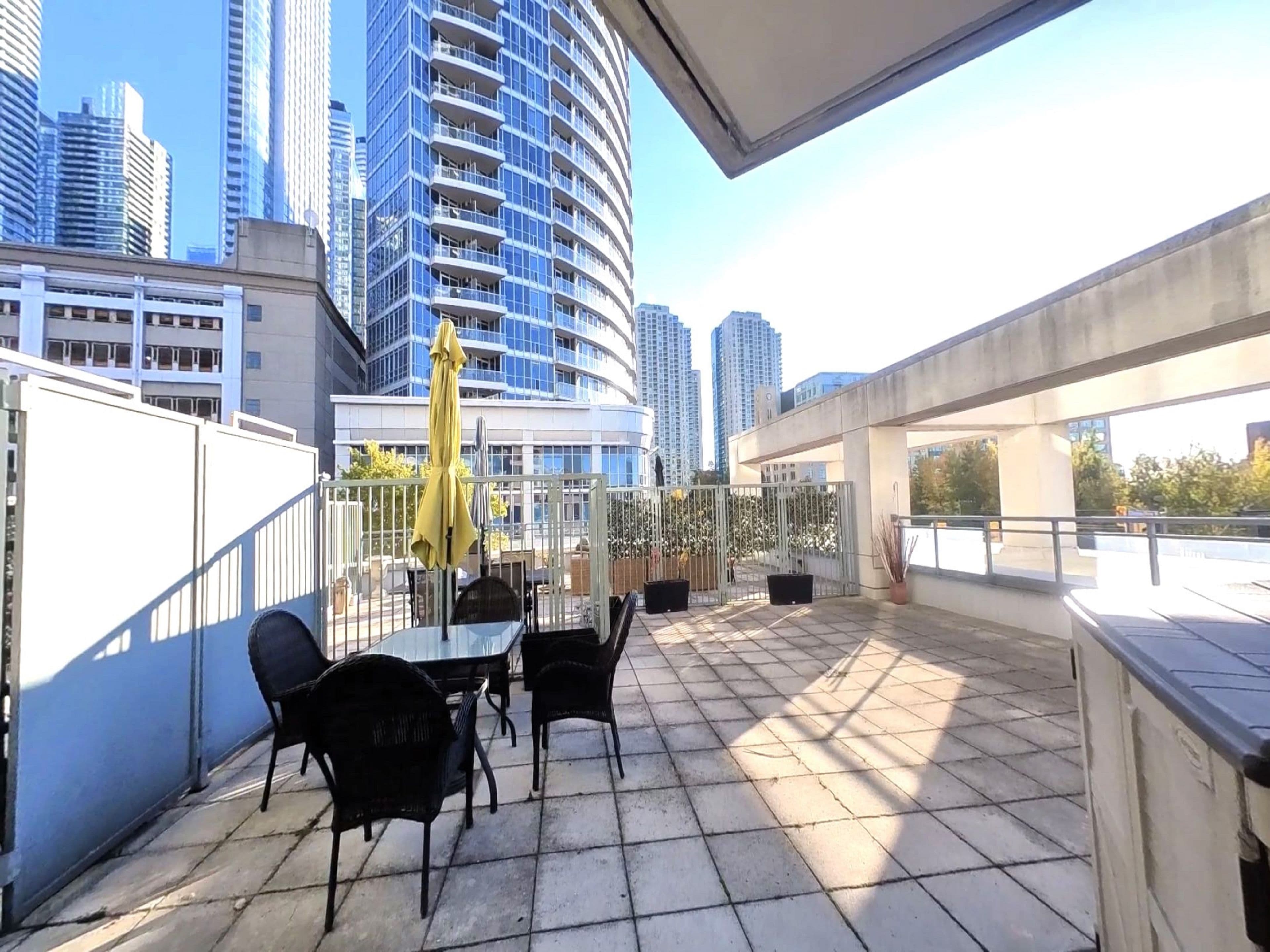 228 Queens Quay W 206, Toronto C01, ON M5J 2X1