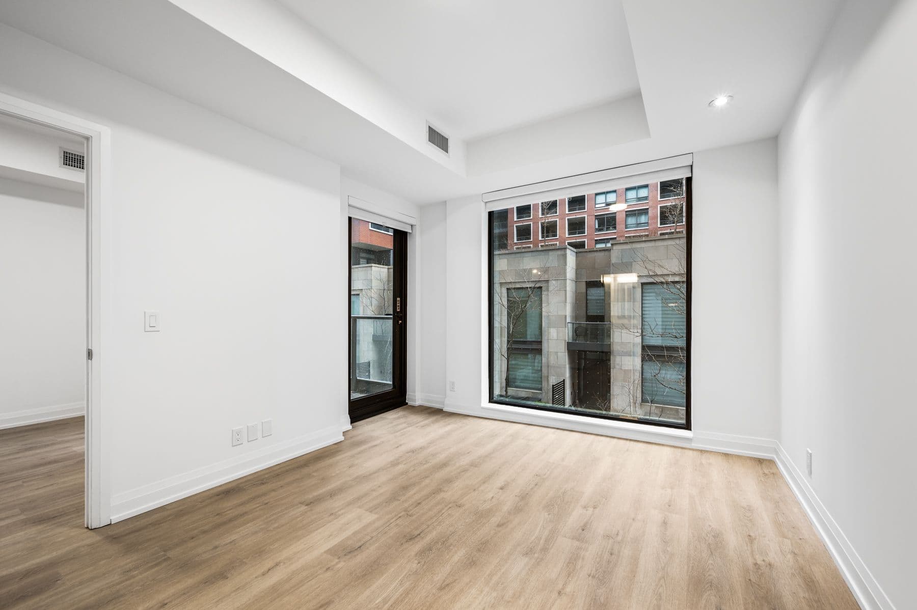 36 Brentcliffe Road M04, Toronto C11, ON M4G 0E1