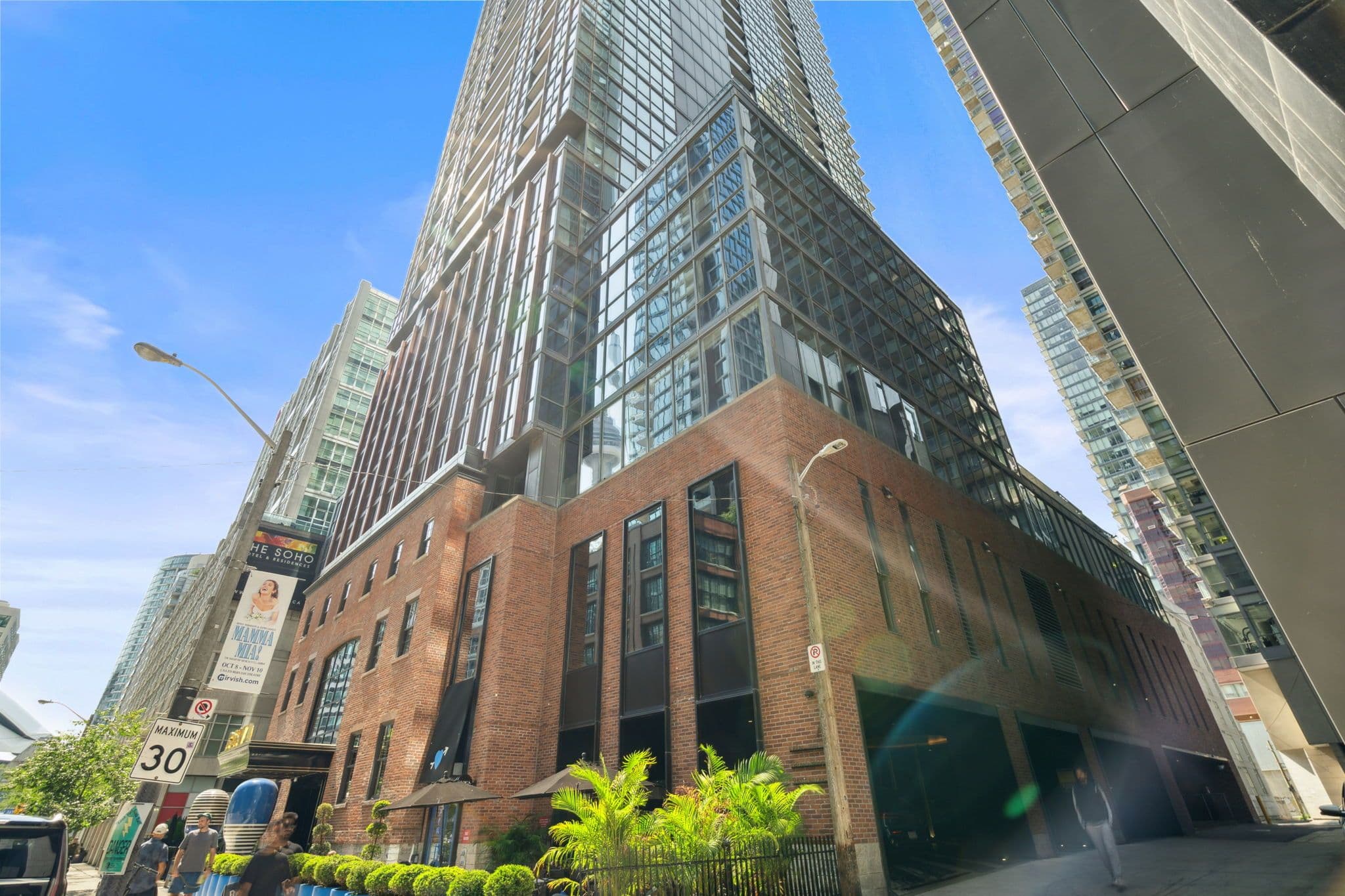 88 Blue Jays Way 1115, Toronto C01, ON M5V 0L7