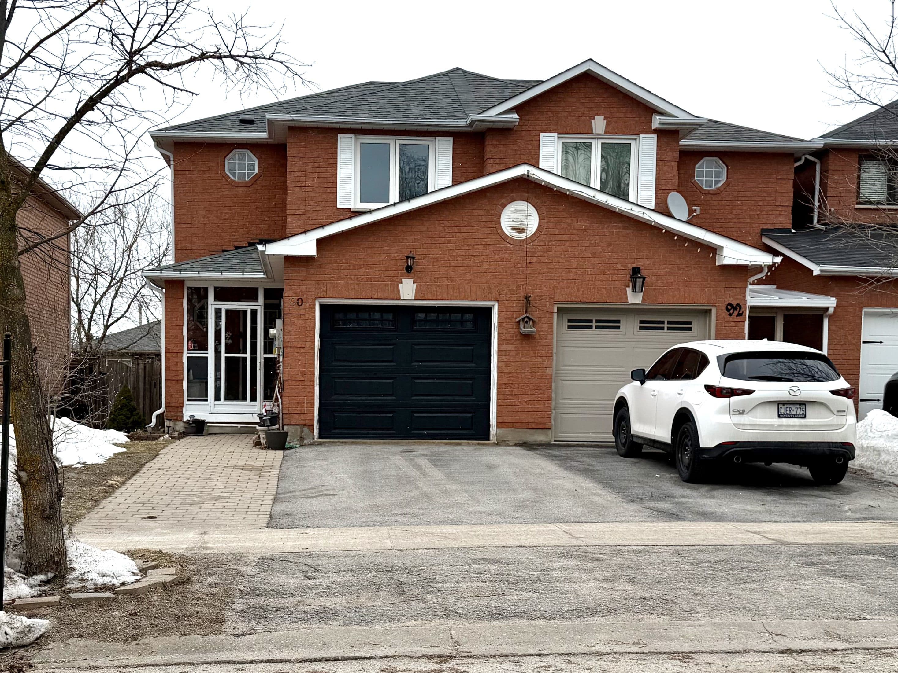 90 Bruce Crescent, Barrie, ON L4N 8P4