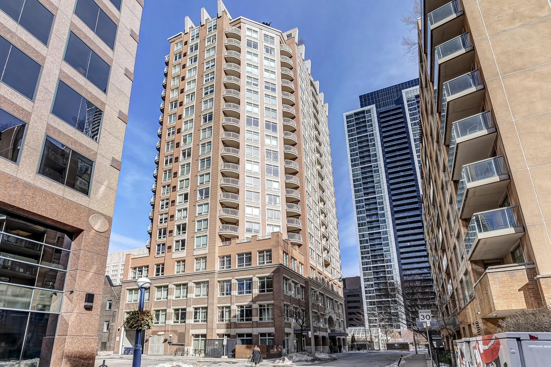 100 Hayden Street 1704, Toronto C08, ON M4Y 3C7