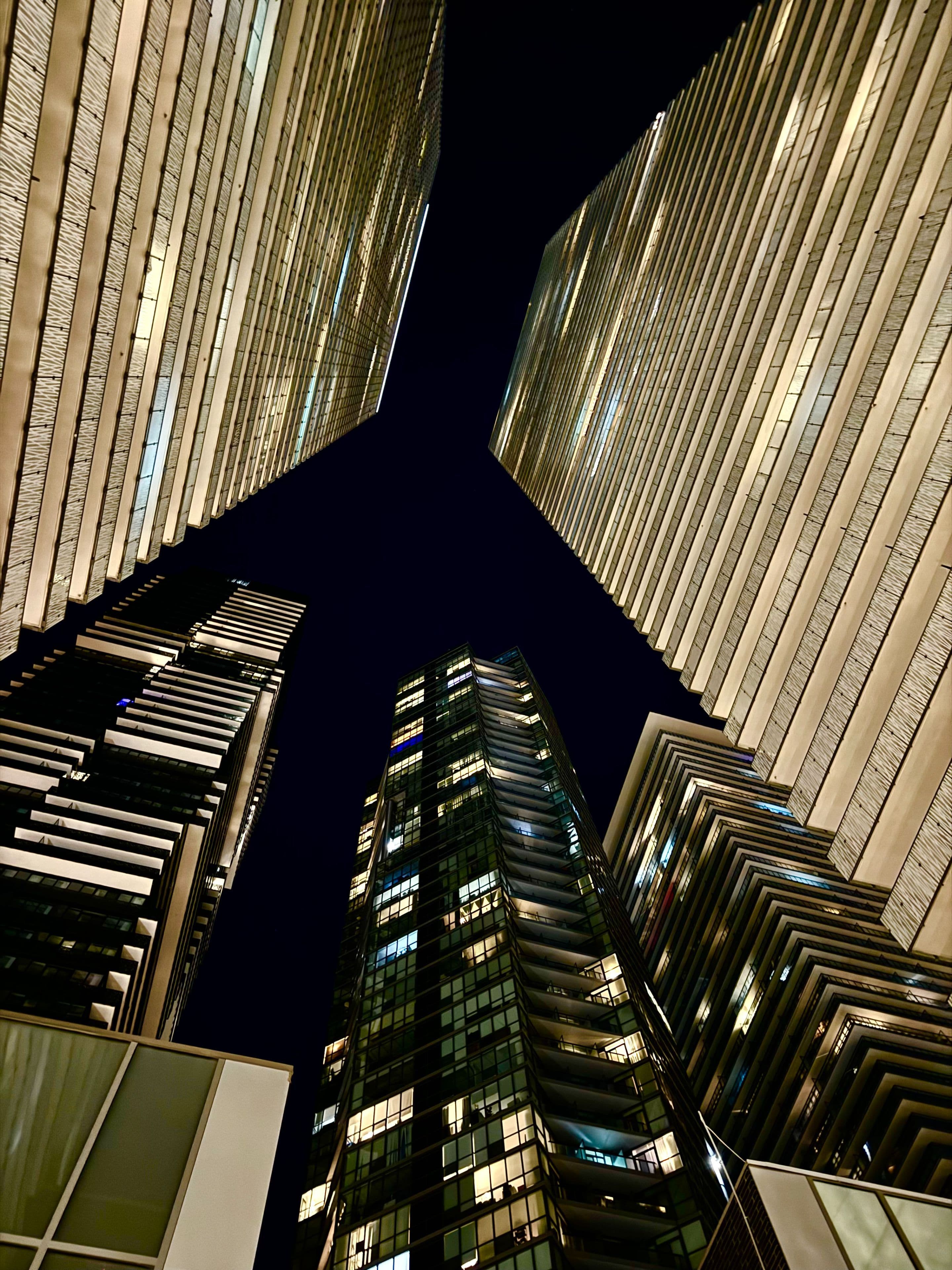 42 Charles Street E 2206, Toronto C08, ON M4Y 1N3