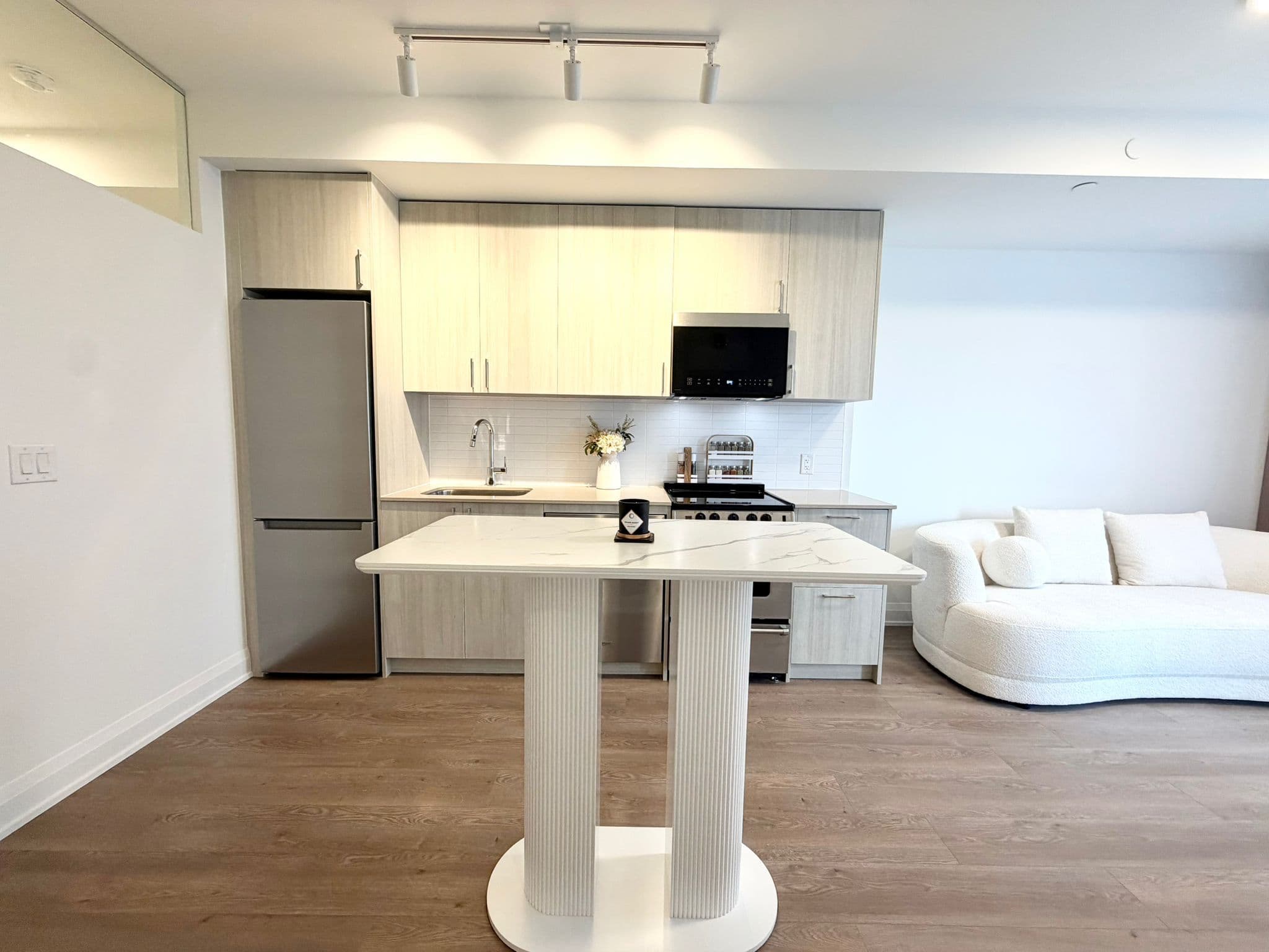 3250 Carding Mill Trail 425, Oakville, ON L6M 1L3