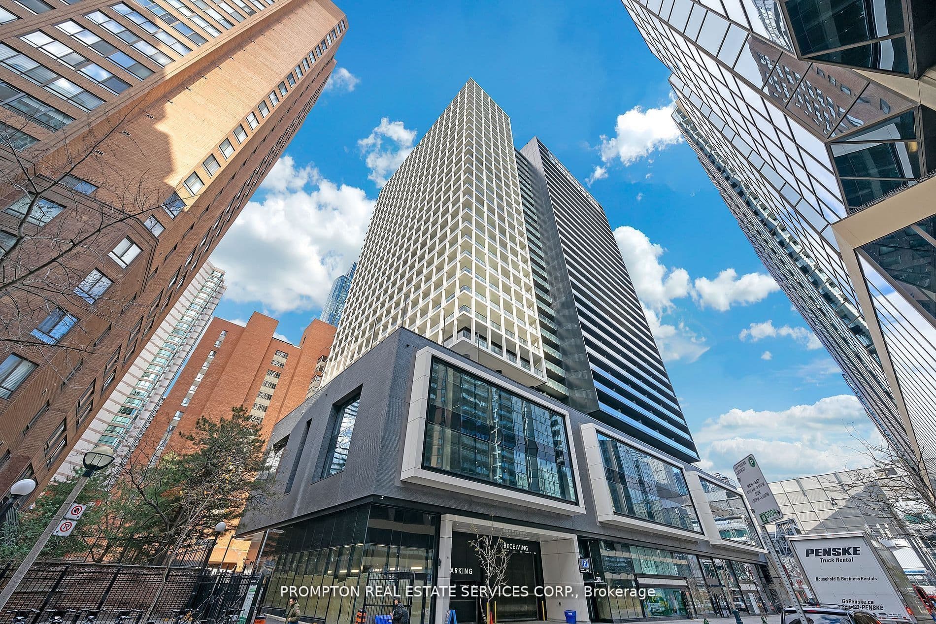 20 Edward Street 2809, Toronto C01, ON M5G 0C5