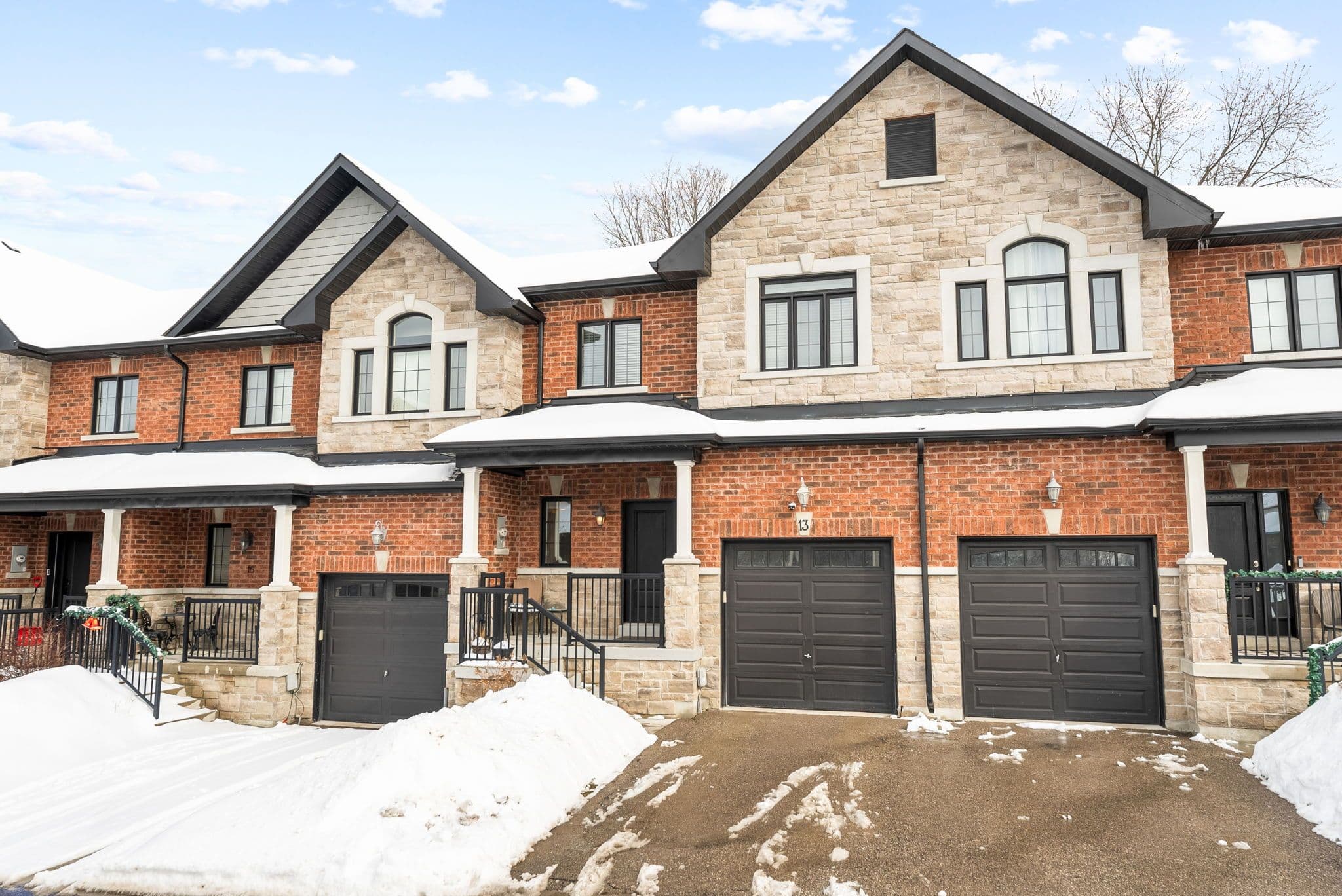 13 Charmuse Lane, East Gwillimbury, ON L9N 1K9