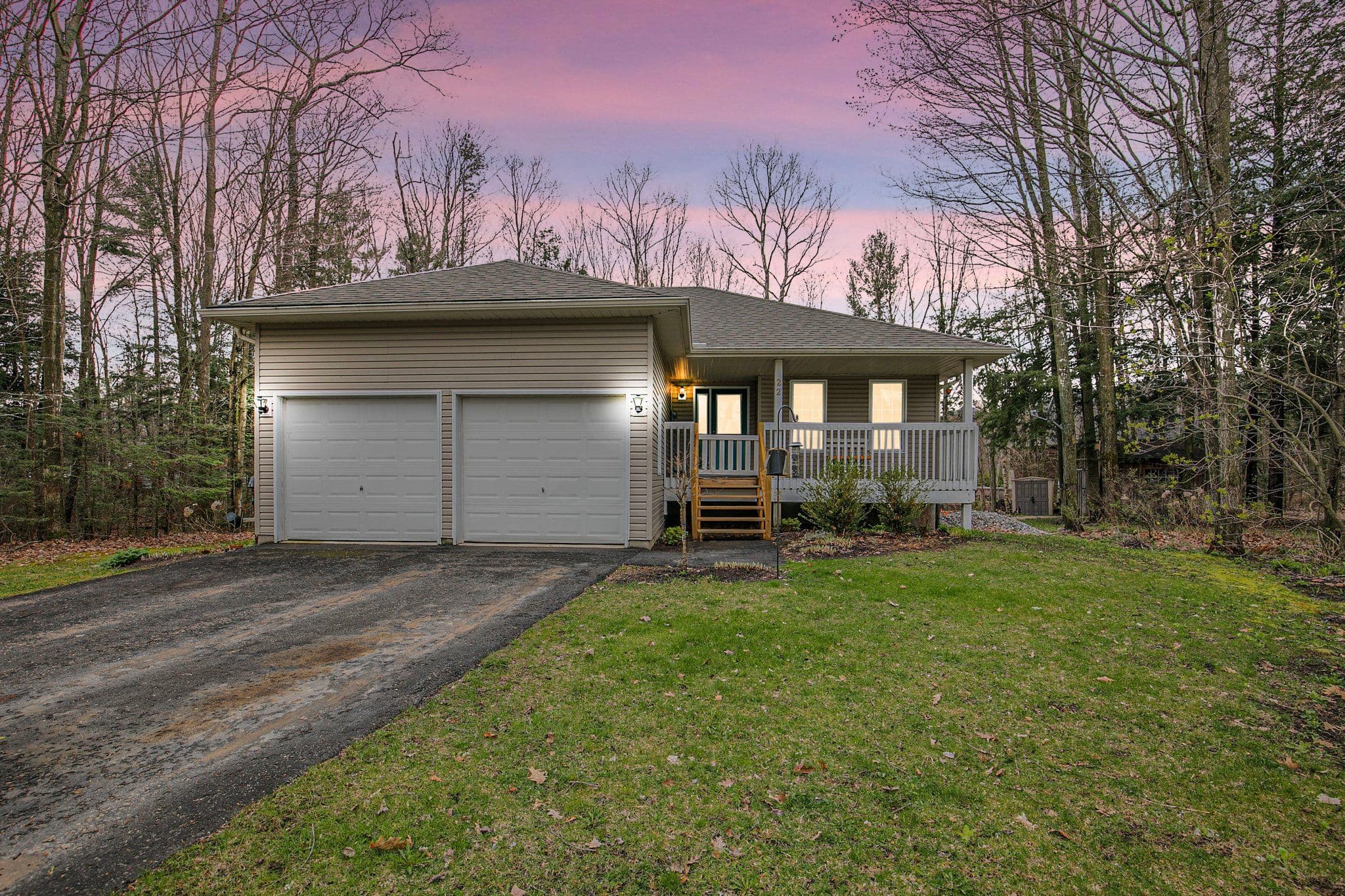 22 LAURIER Boulevard, Tiny, ON L9M 0J2