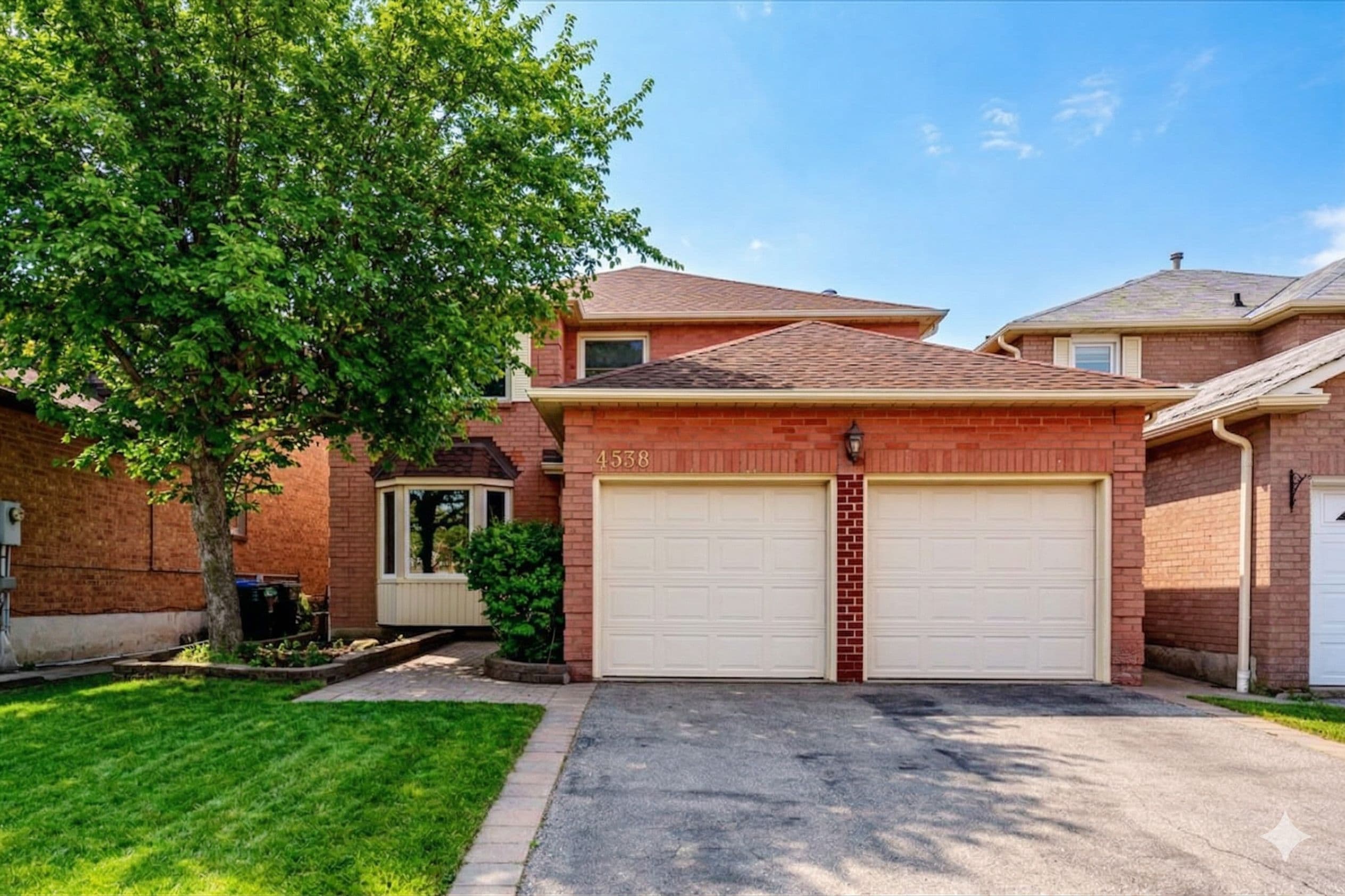 4538 Mayflower Drive, Mississauga, ON L5R 1S3
