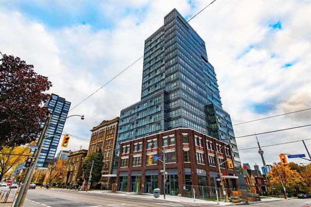 231 College Street 402R, Toronto C01, ON M5T 1R4