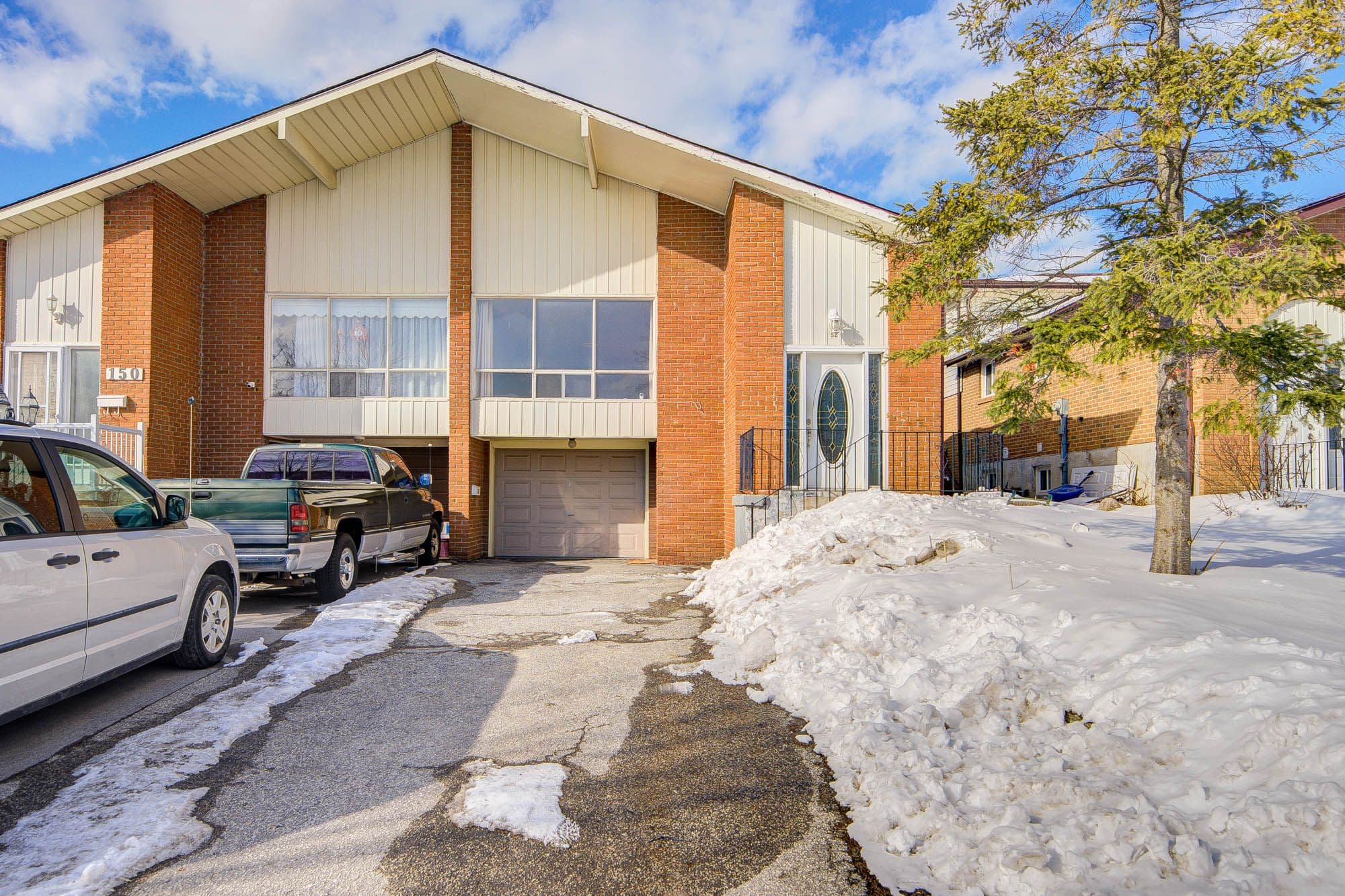 152 Micmac Crescent Upper, Toronto C15, ON M2H 2K2