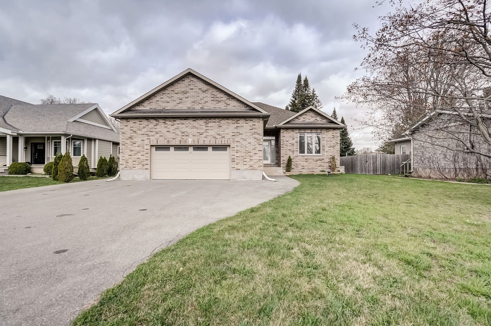 6237 Perth Street, Stittsville - Munster - Richmond, ON K0A 1Z0