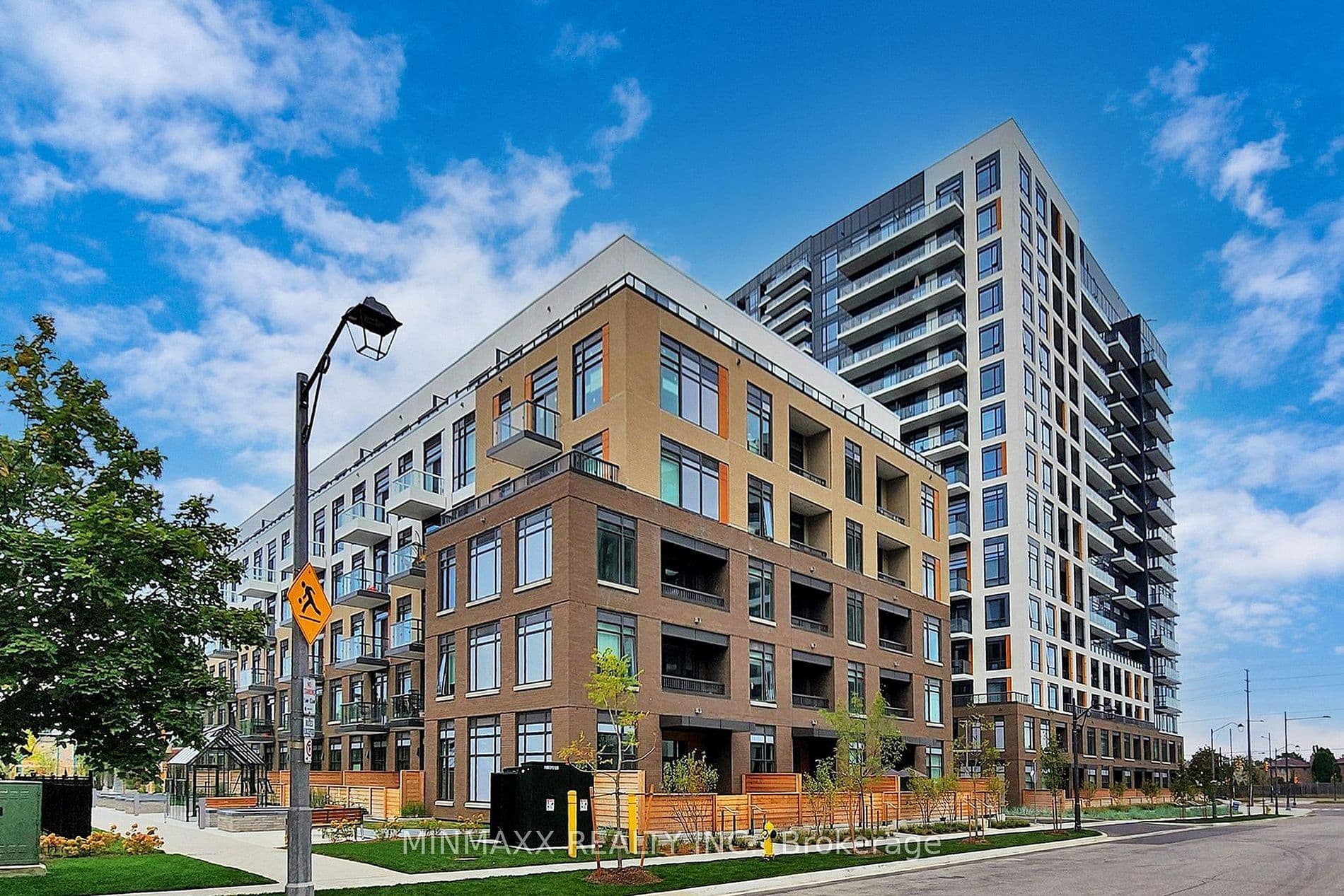 8 Beverley Glen Boulevard D620, Vaughan, ON L4J 0L5