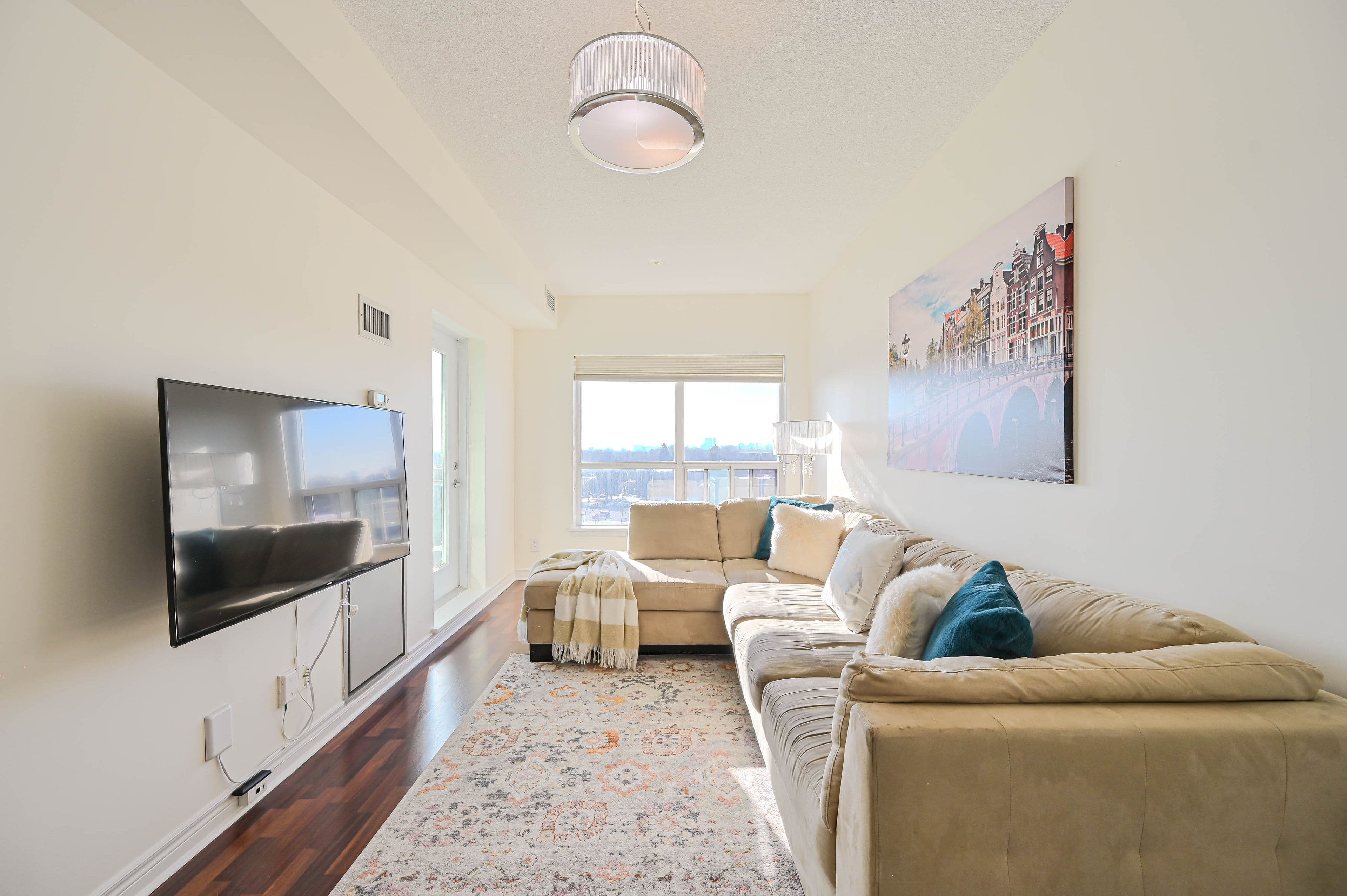 60 Fairfax Crescent 617, Toronto E04, ON M1L 1Z8