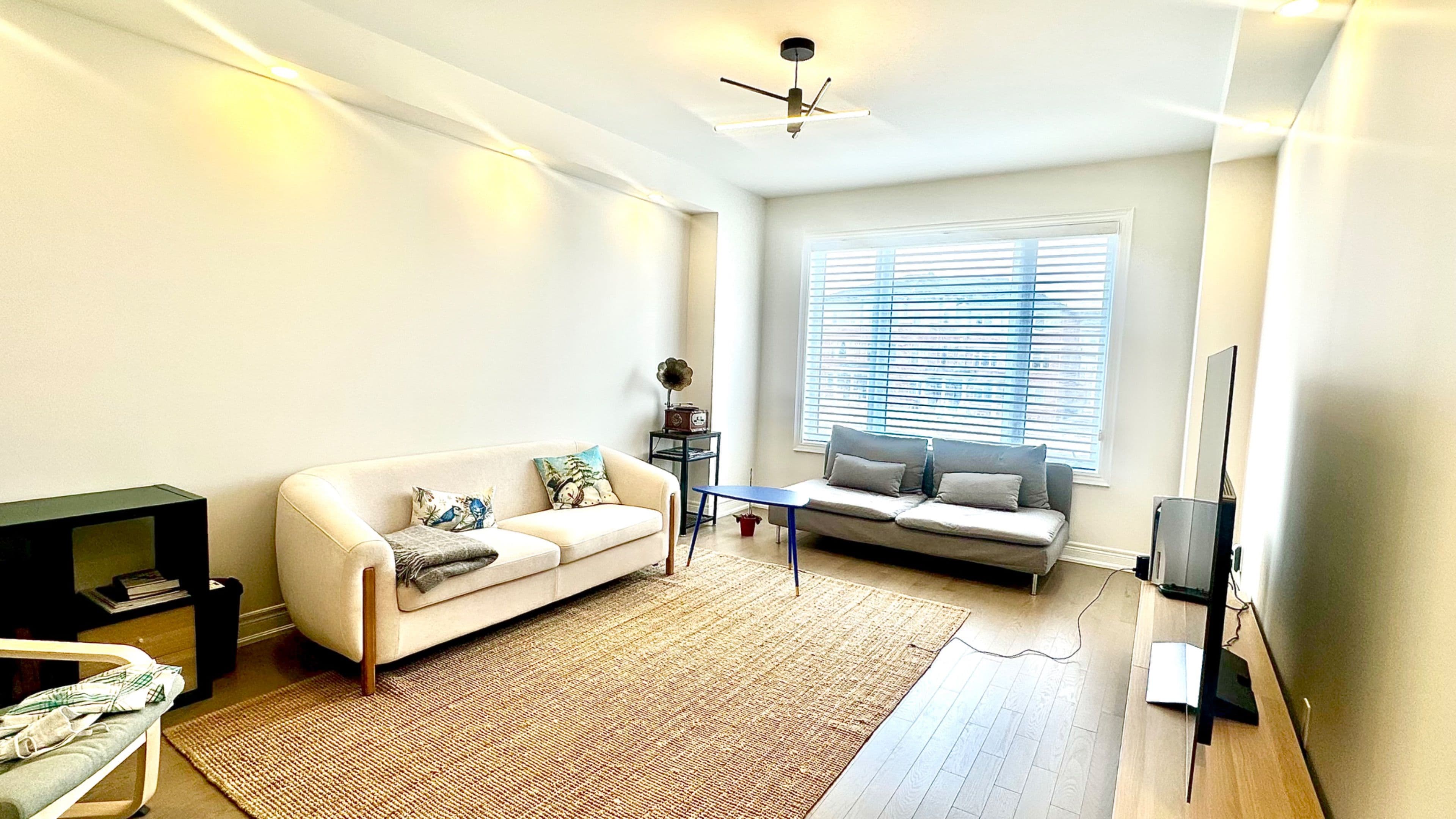 2852 Whites Road, Pickering, ON L1X 0R6