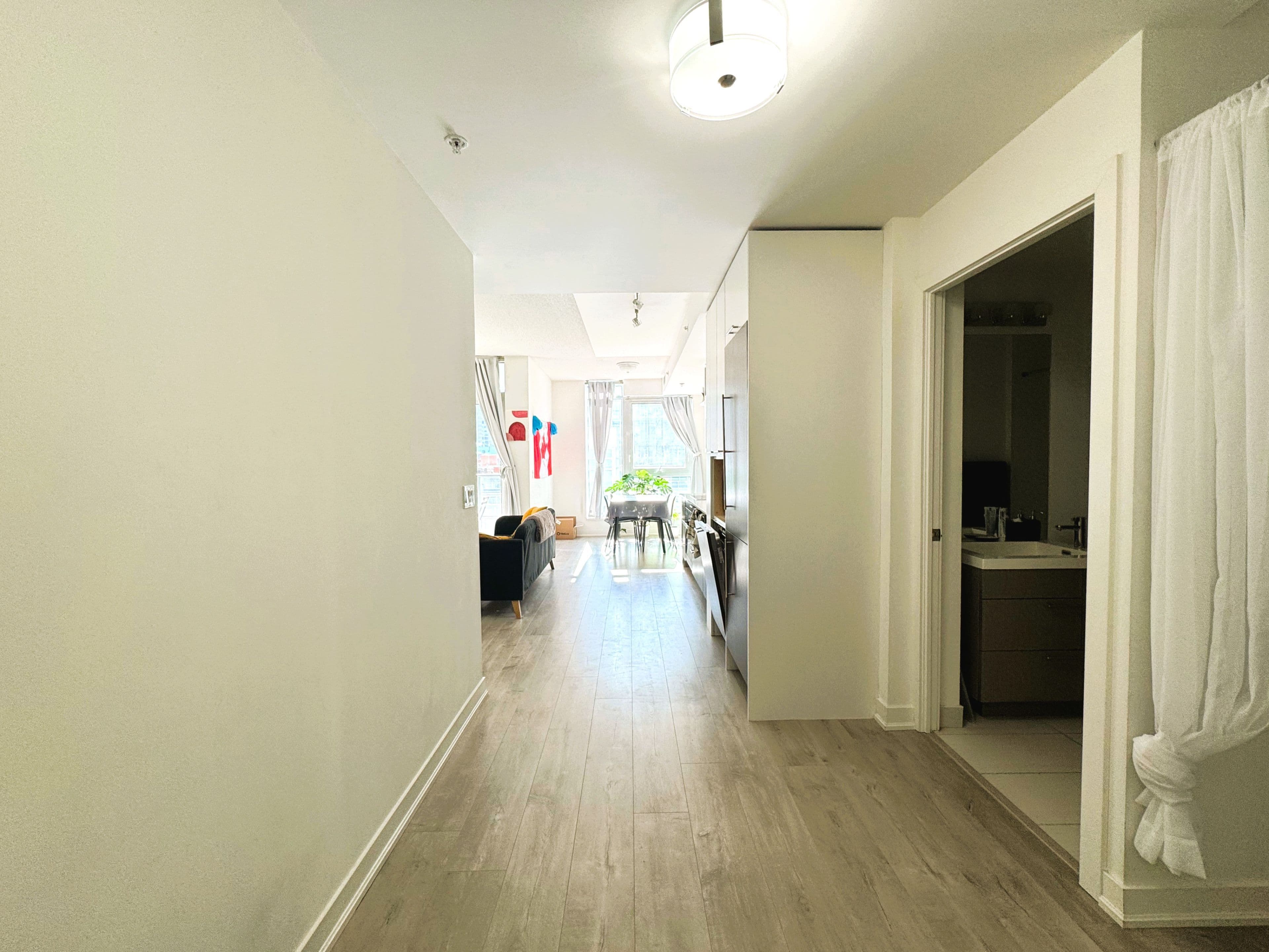 199 Richmond Street W 709, Toronto C01, ON M5V 0H4